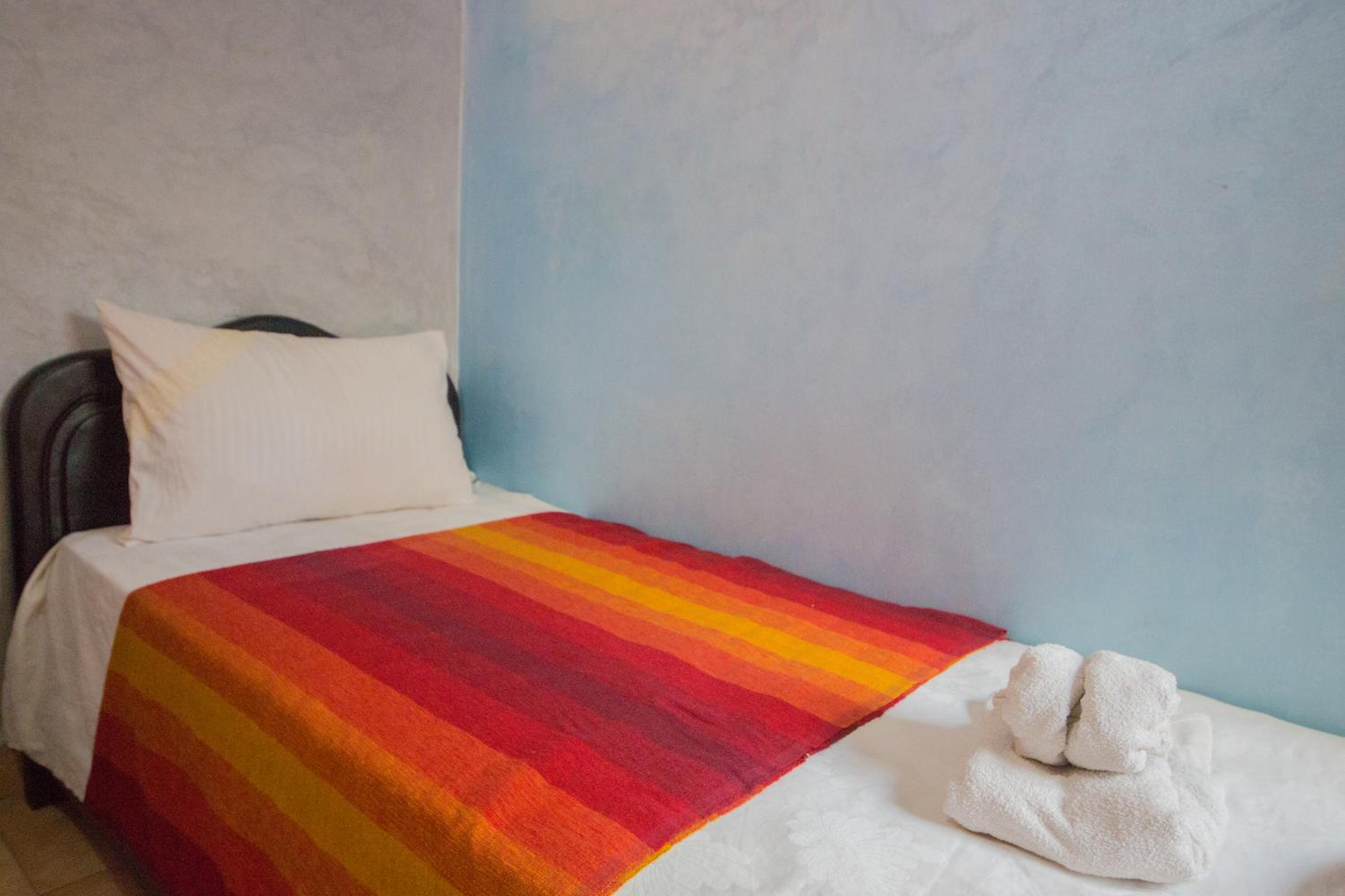 Double Room with Private Bathroom - Photo 5