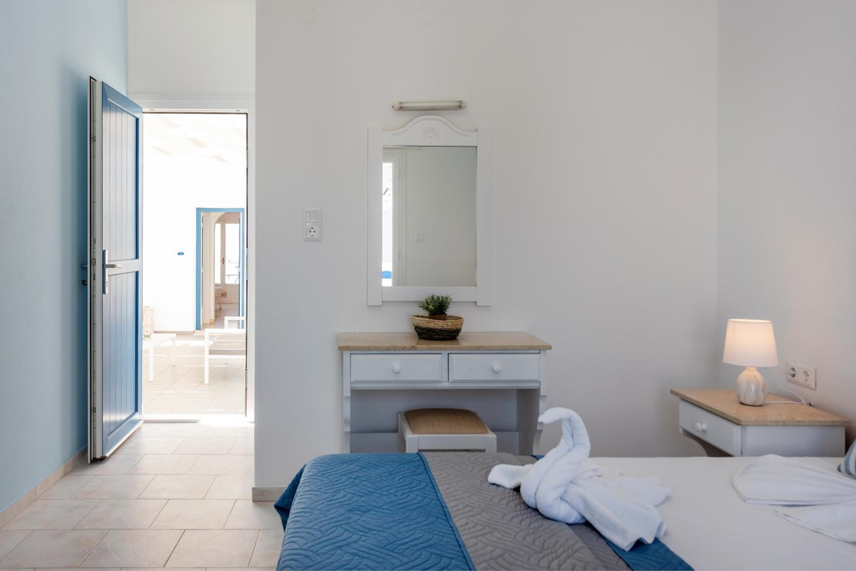 Double or Twin Room - Photo 13