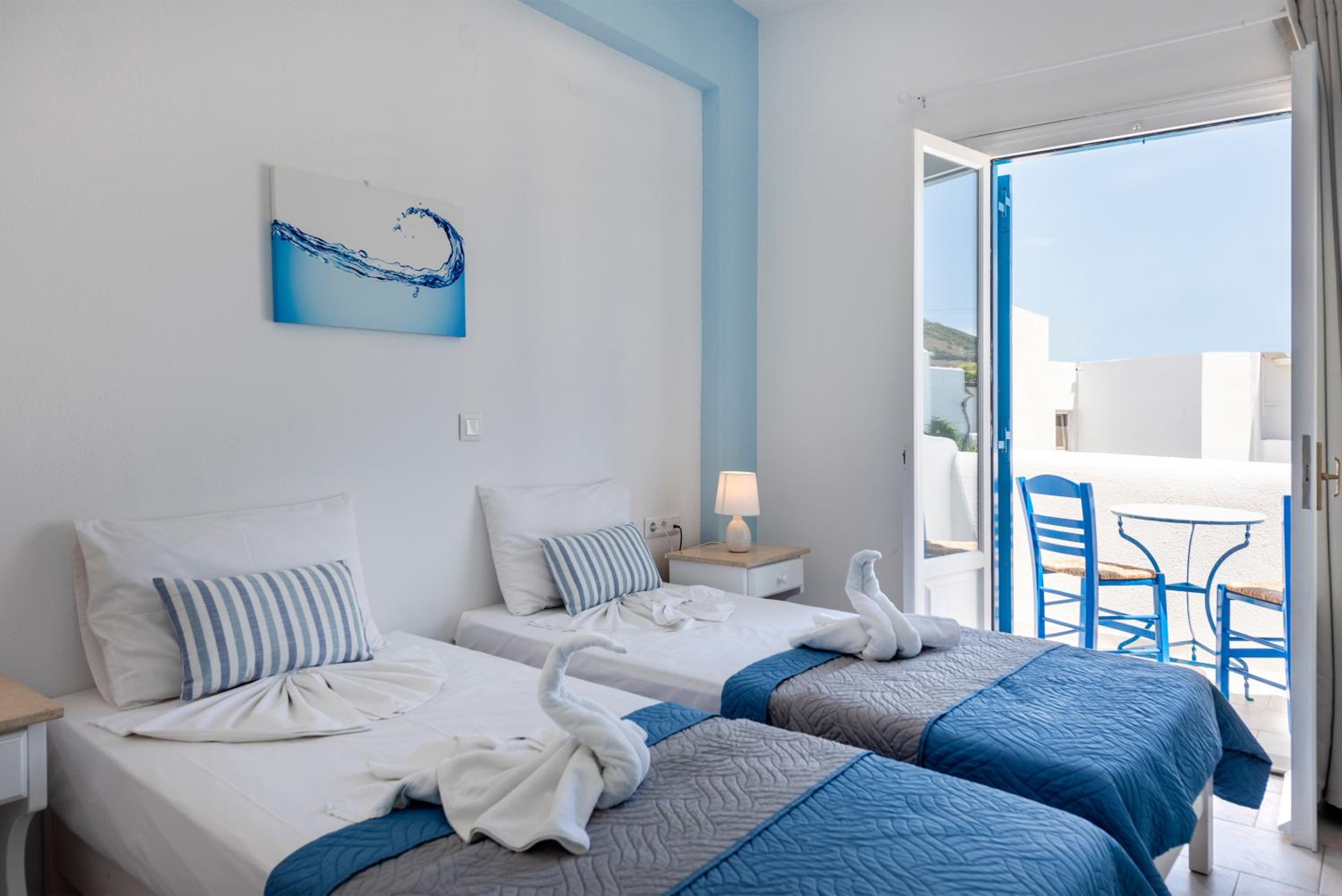 Double or Twin Room - Photo 9