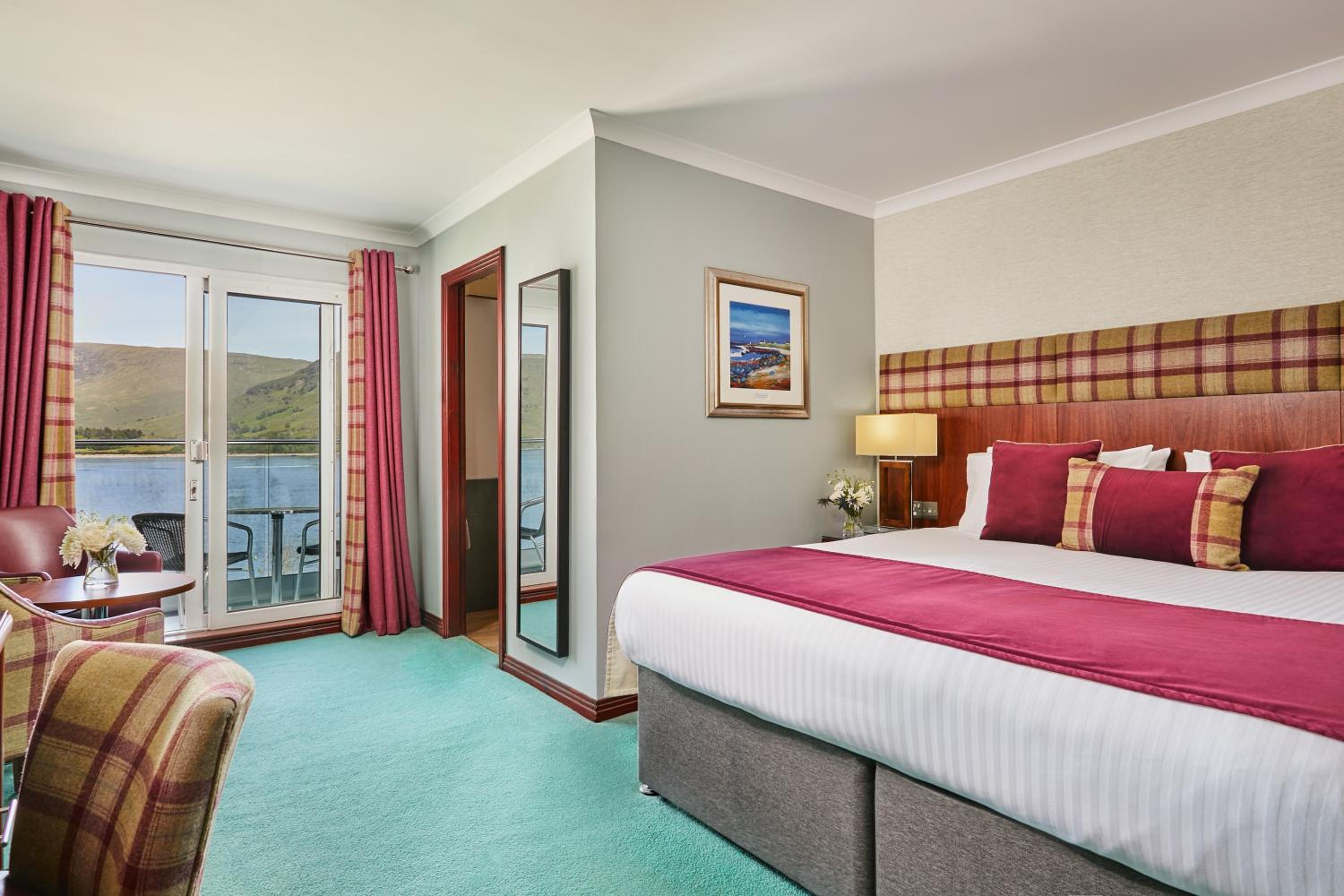 King Room with Balcony - Photo 3
