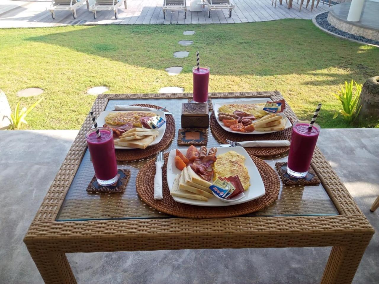 Villa photo 2