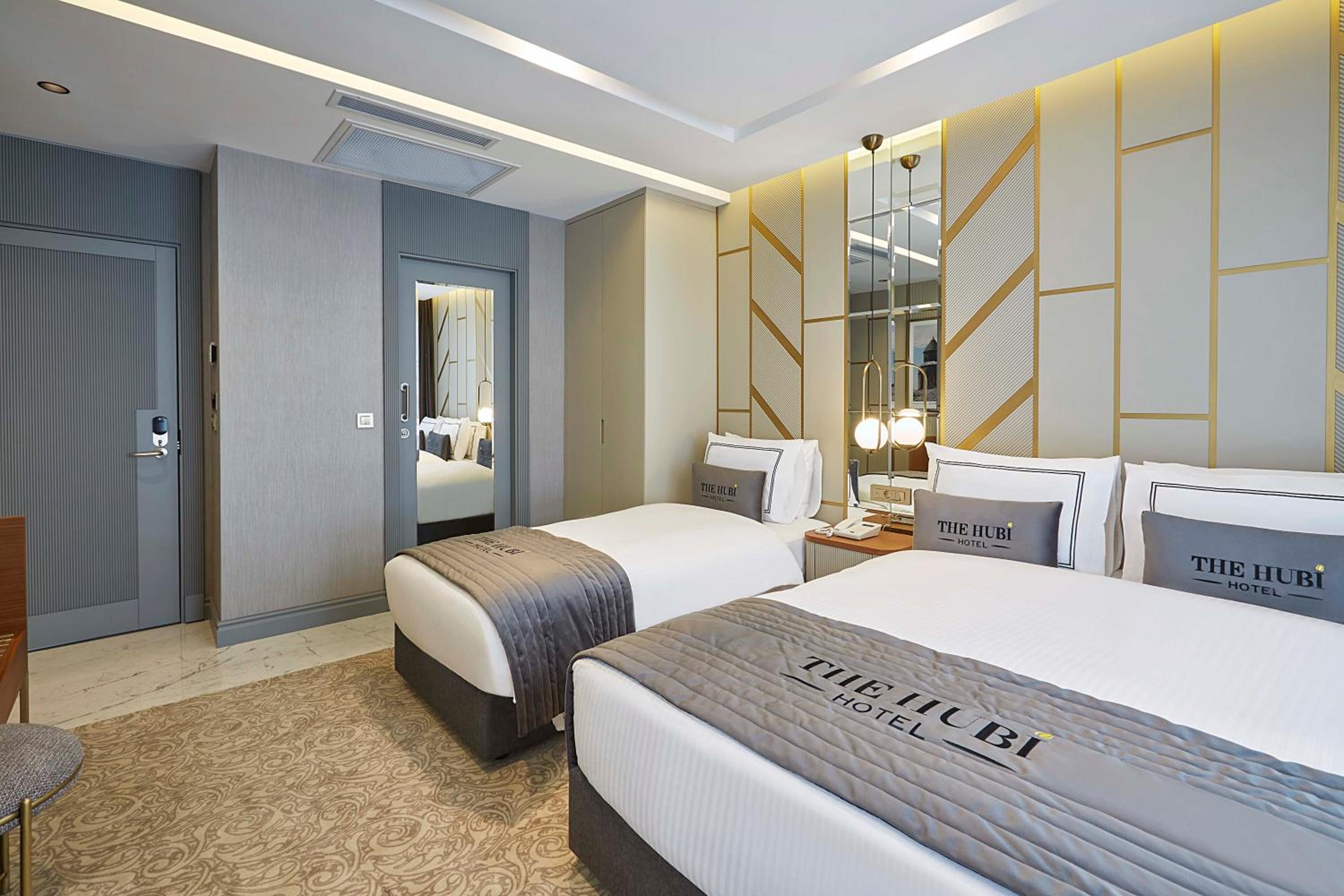 Deluxe Triple Room photo 2