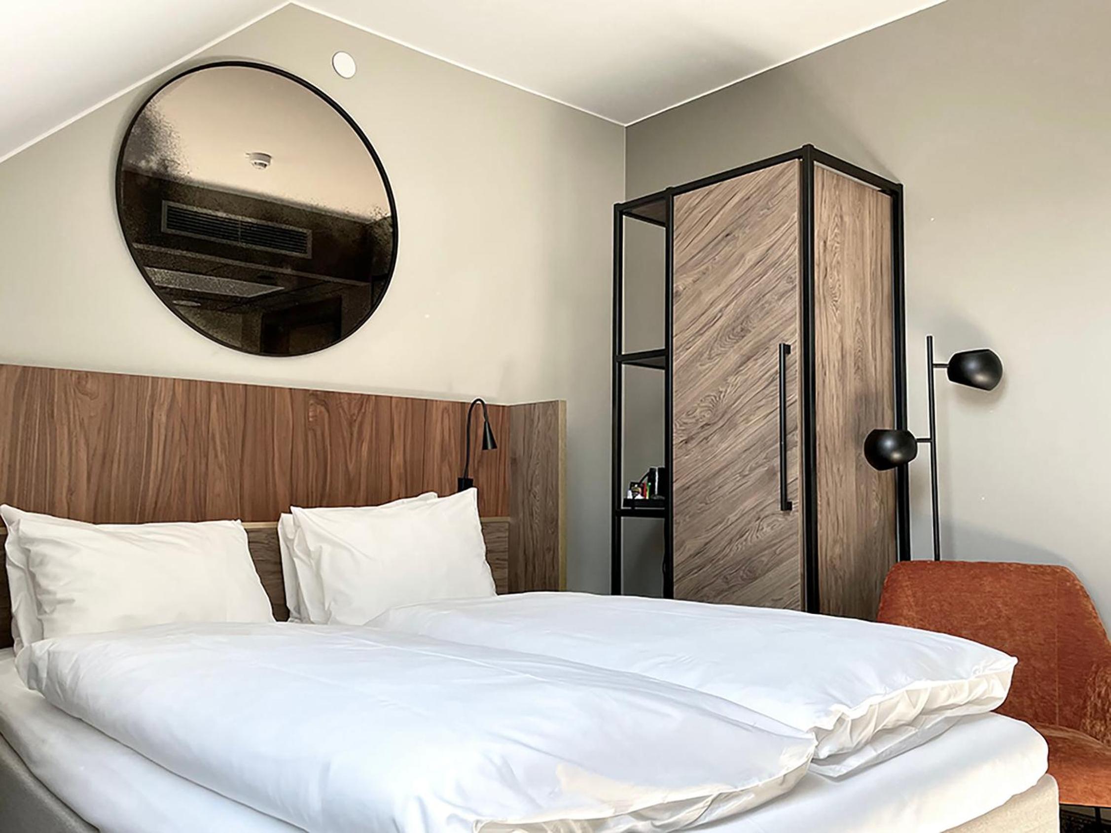 Standard Double Room - Photo 10