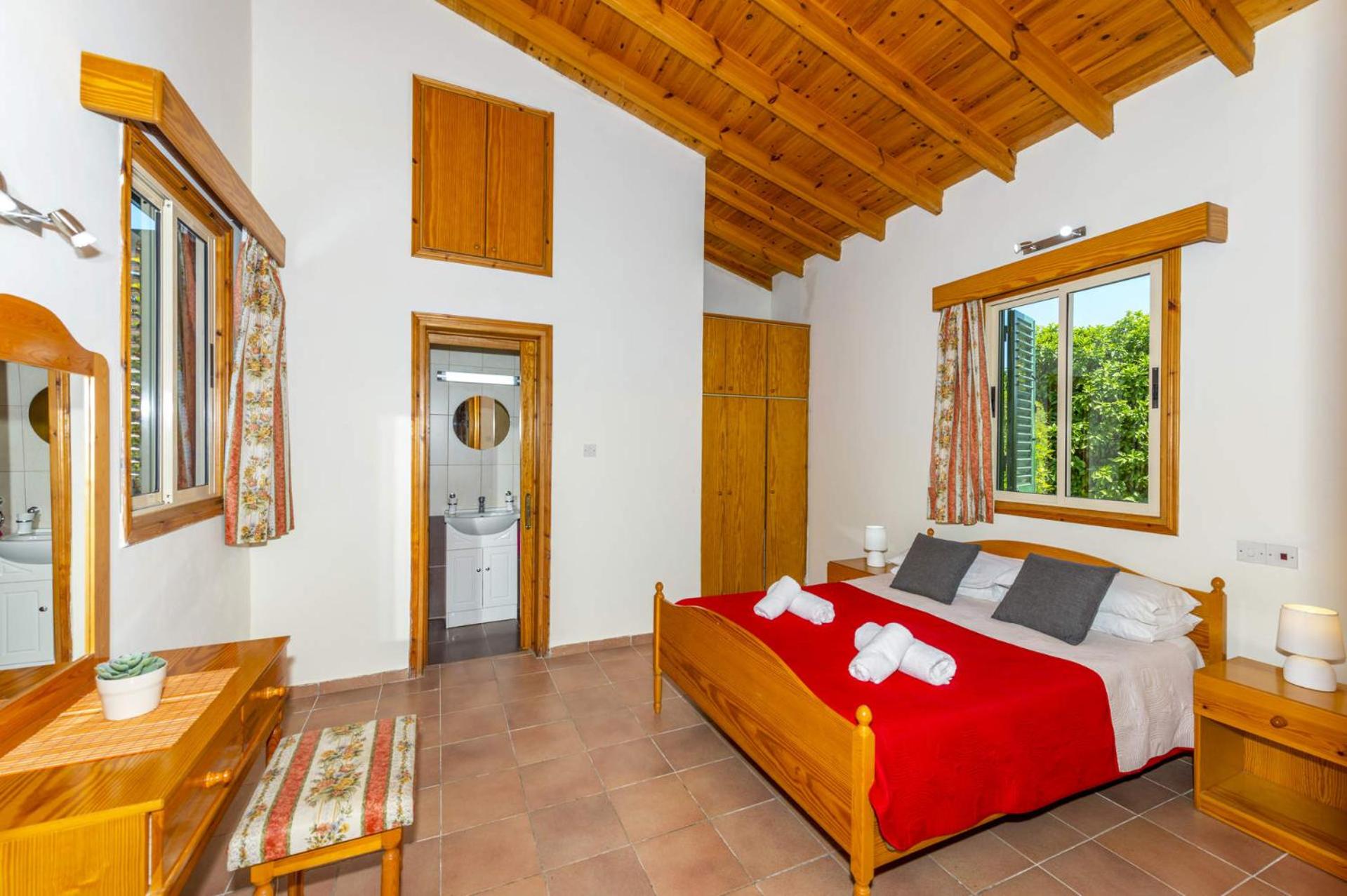 Villa photo 2