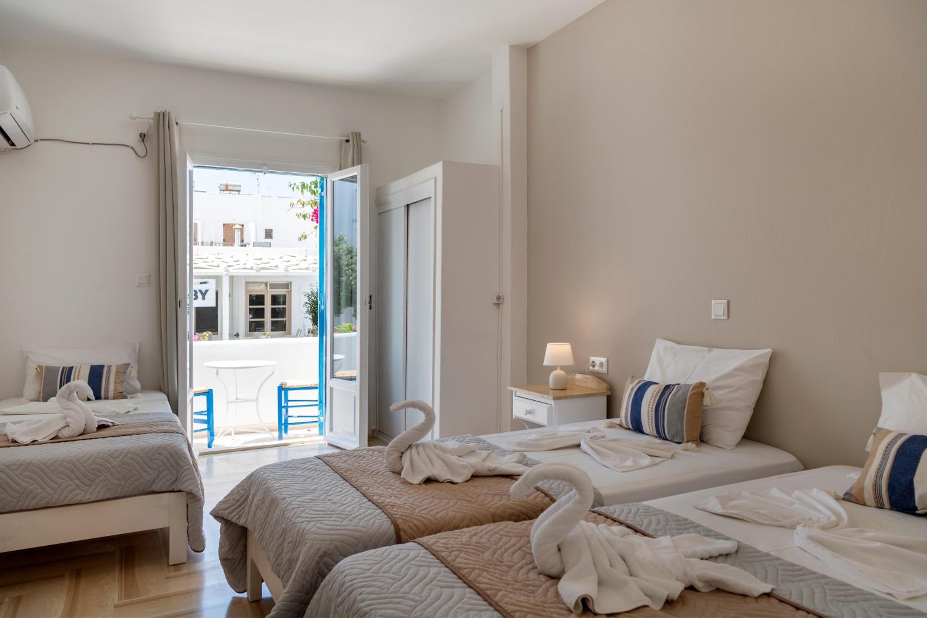 Triple Room - Photo 17