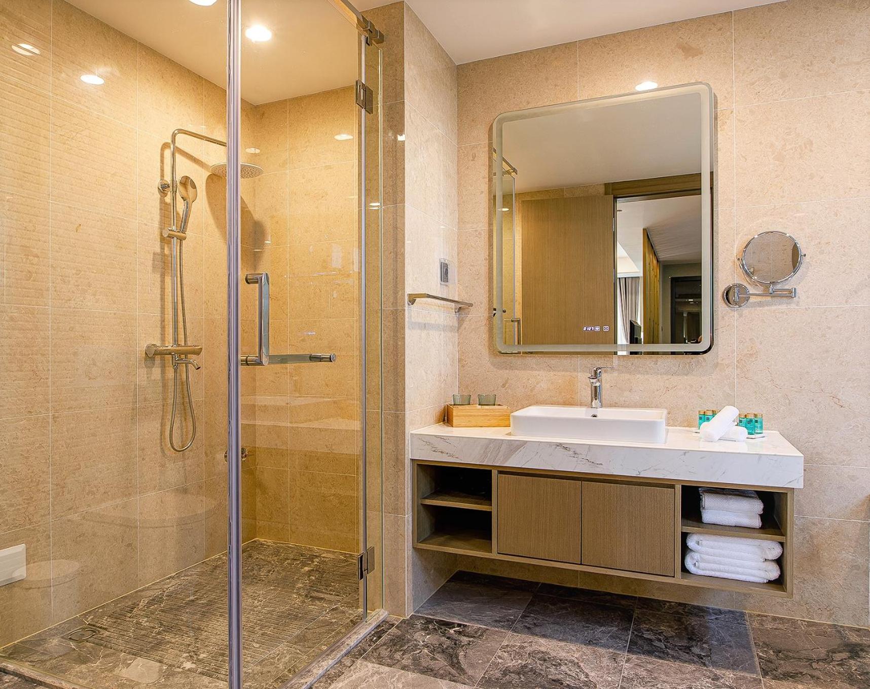Executive Double Room with Free Parking - Photo 6