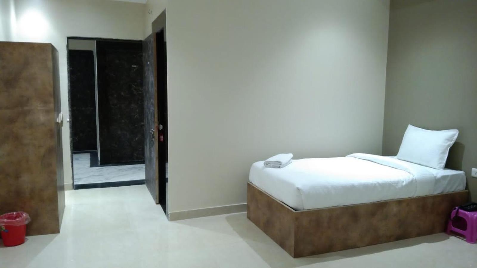 Deluxe Room - Photo 4