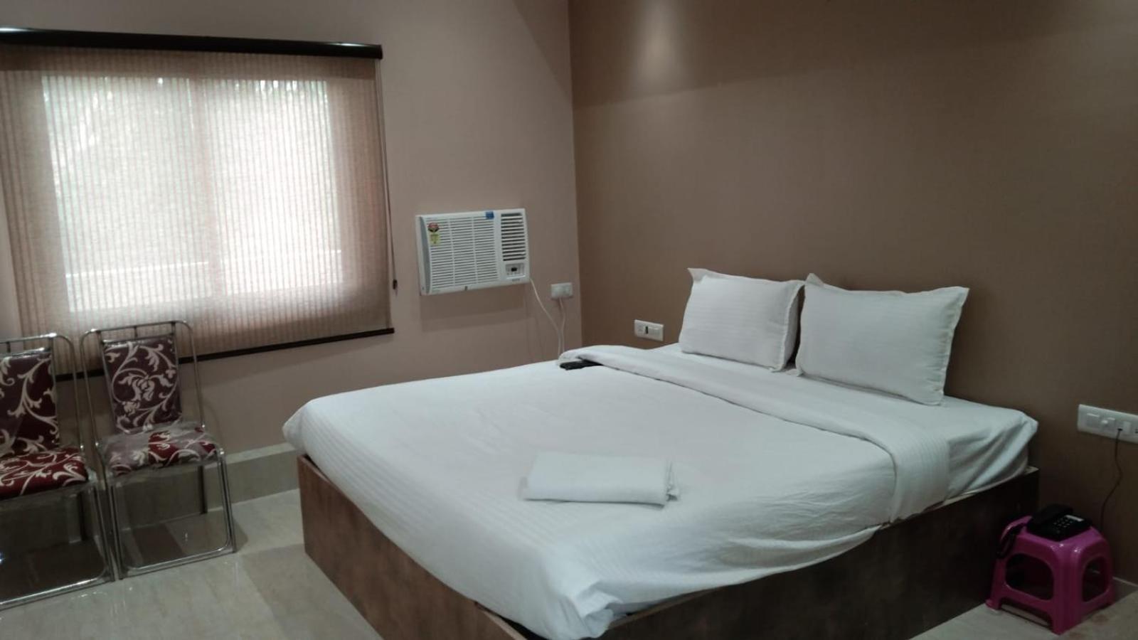 Deluxe Room - Photo 6
