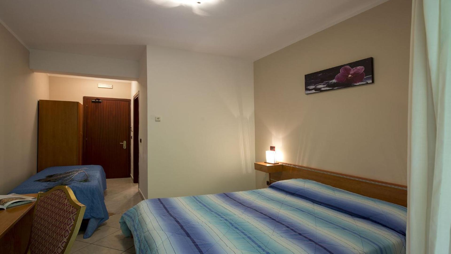 Quadruple Room - Photo 5