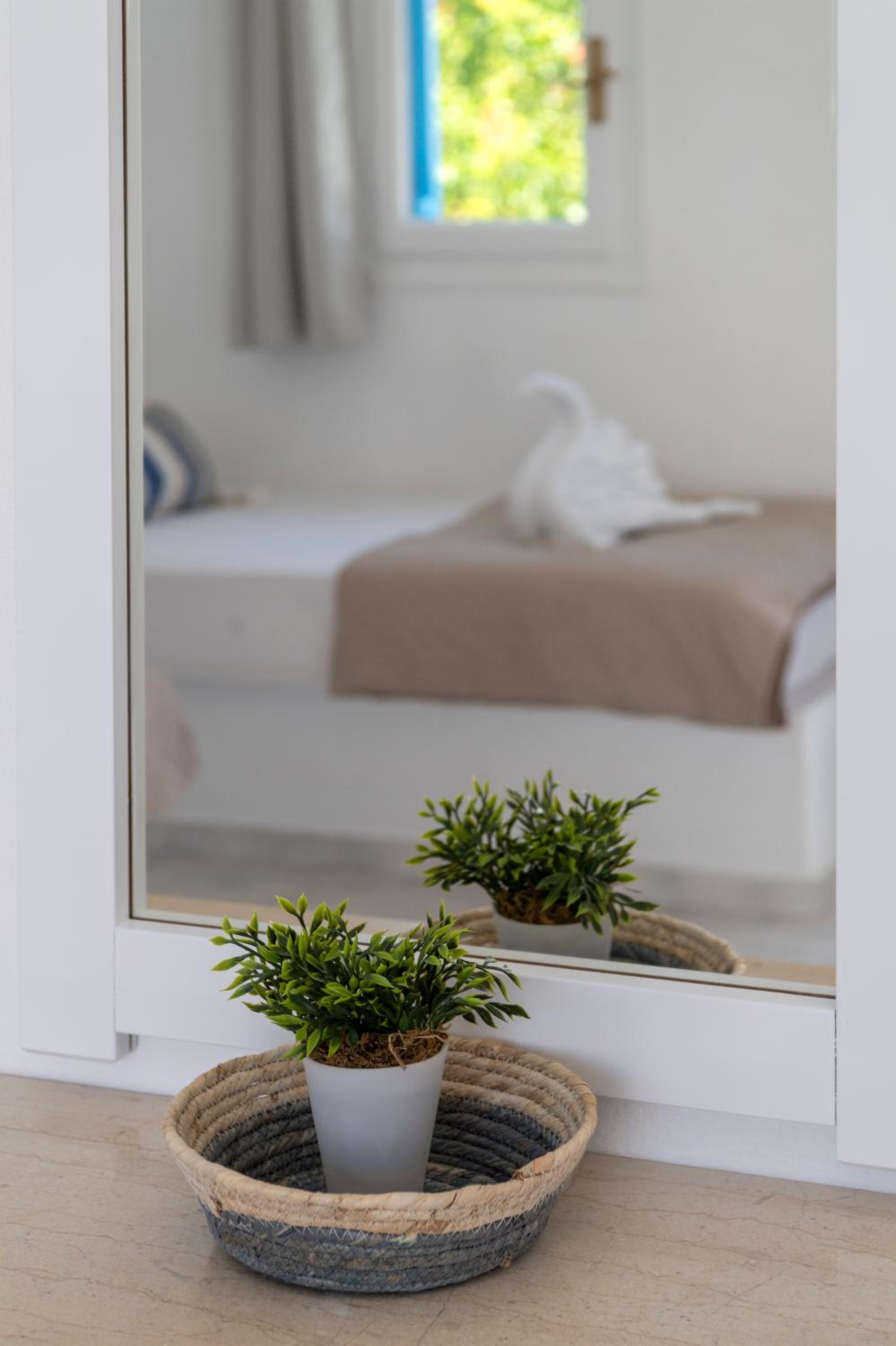 Quadruple Room - Photo 11