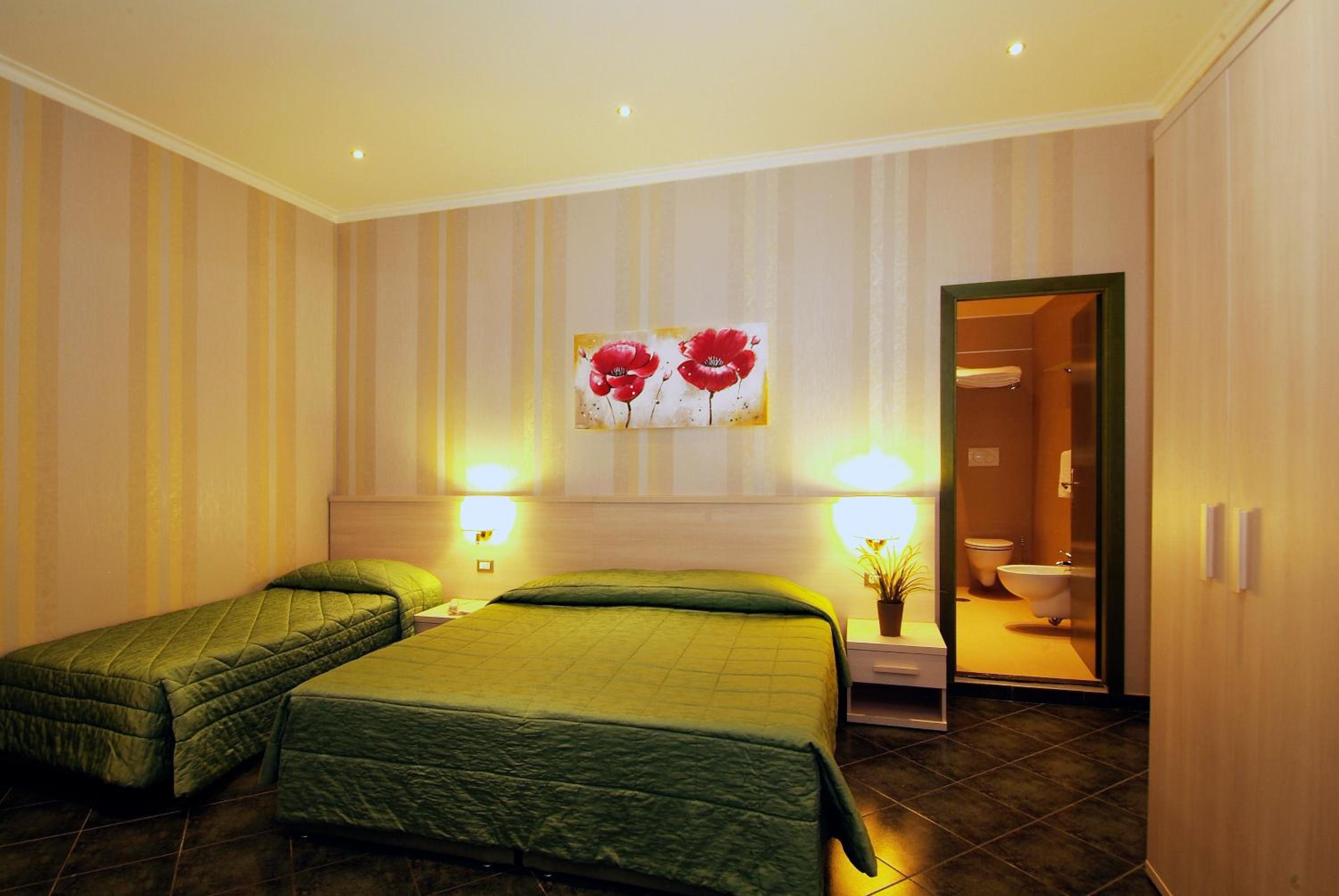 Triple Room photo 2