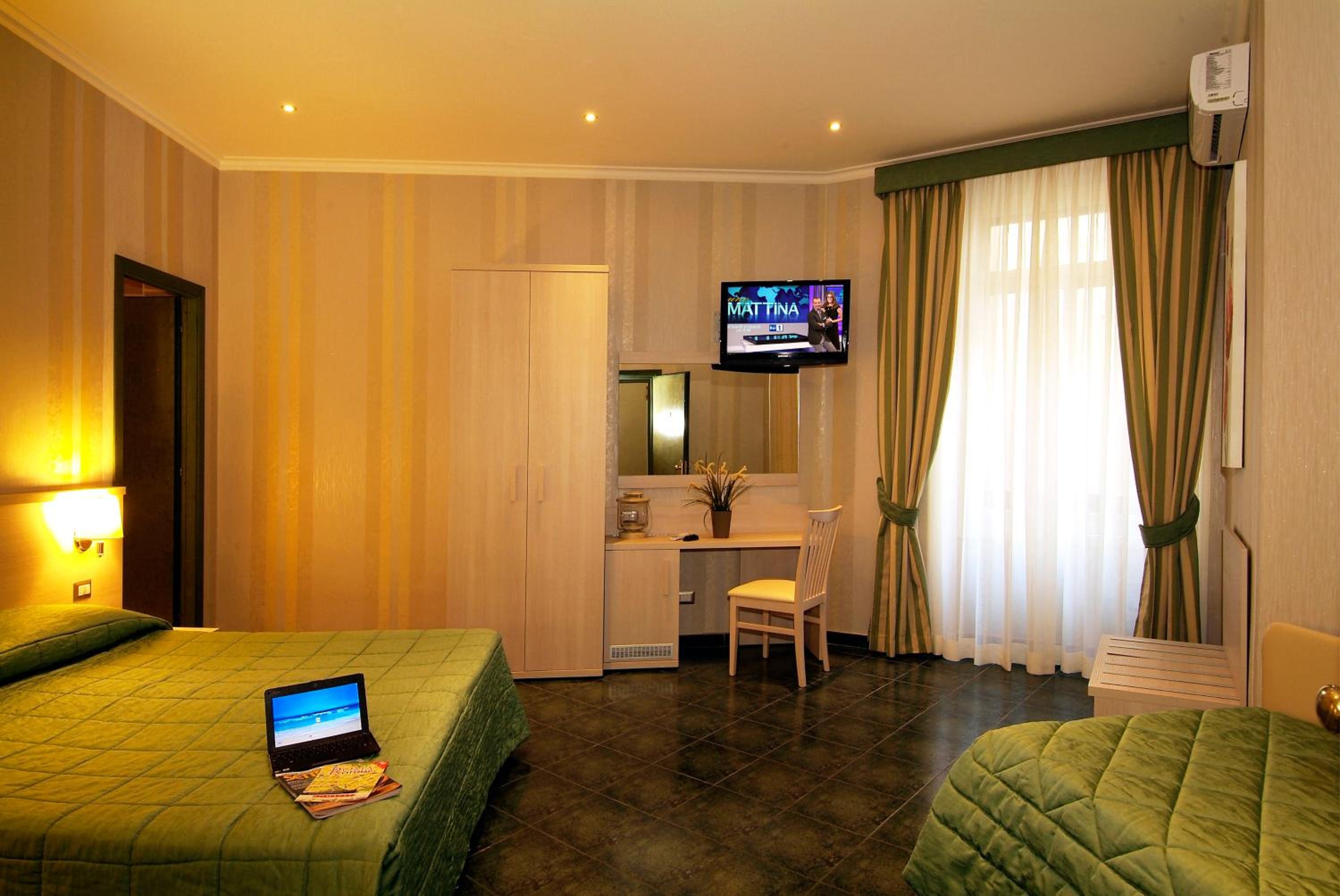 Triple Room photo 3