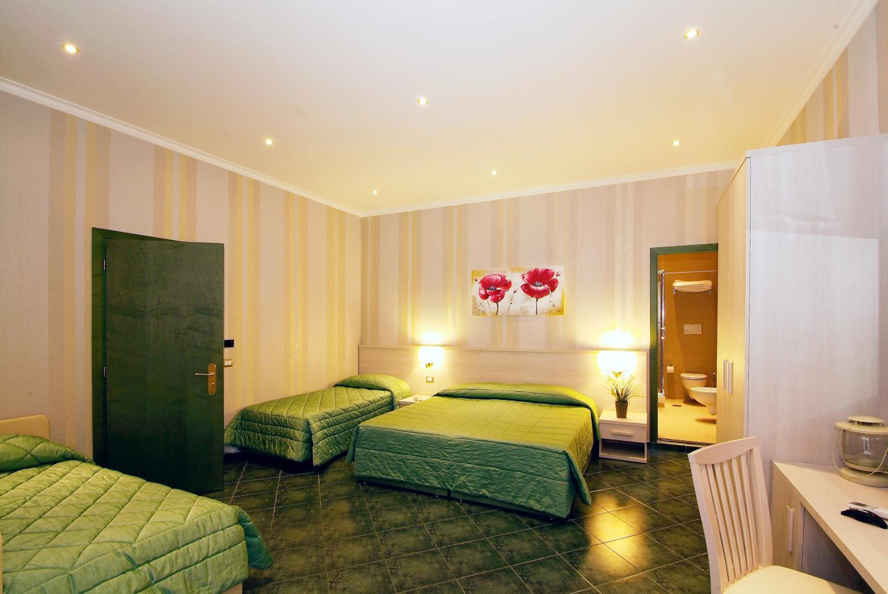 Quadruple Room photo 1
