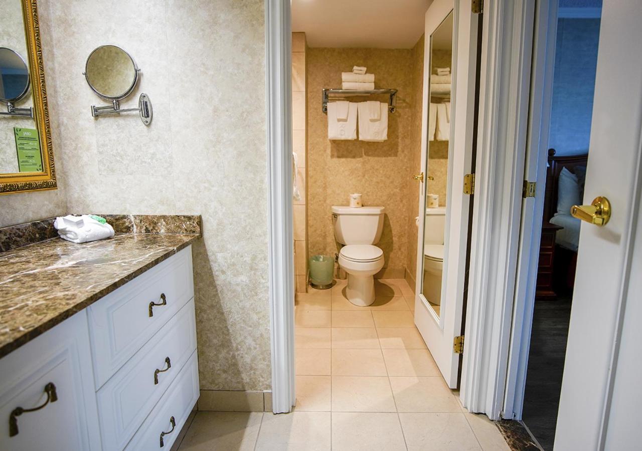 Exterior View Suite, 1 Queen Bed and Sofa-Bed photo 2