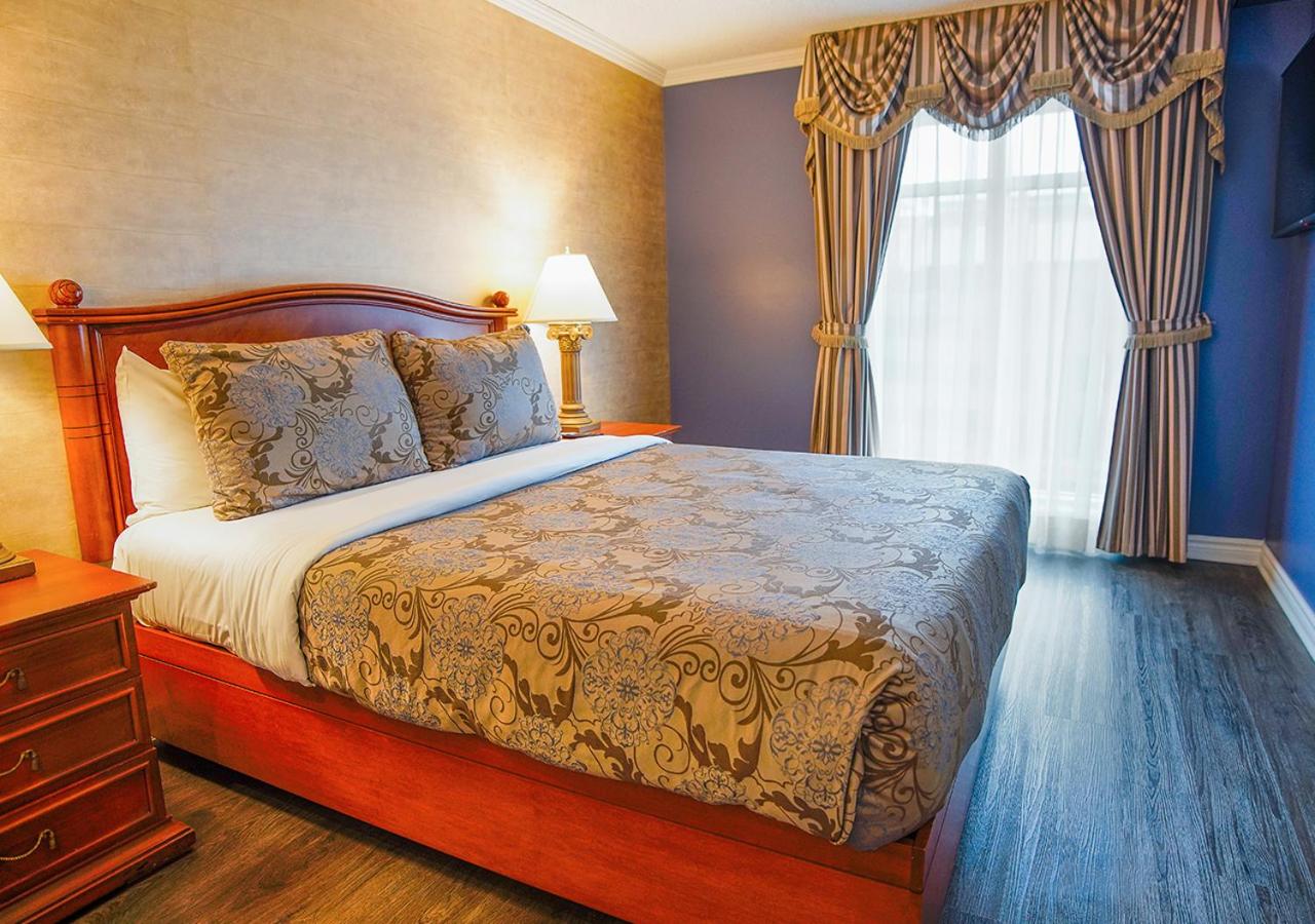 Exterior View Suite, 1 Queen Bed and Sofa-Bed