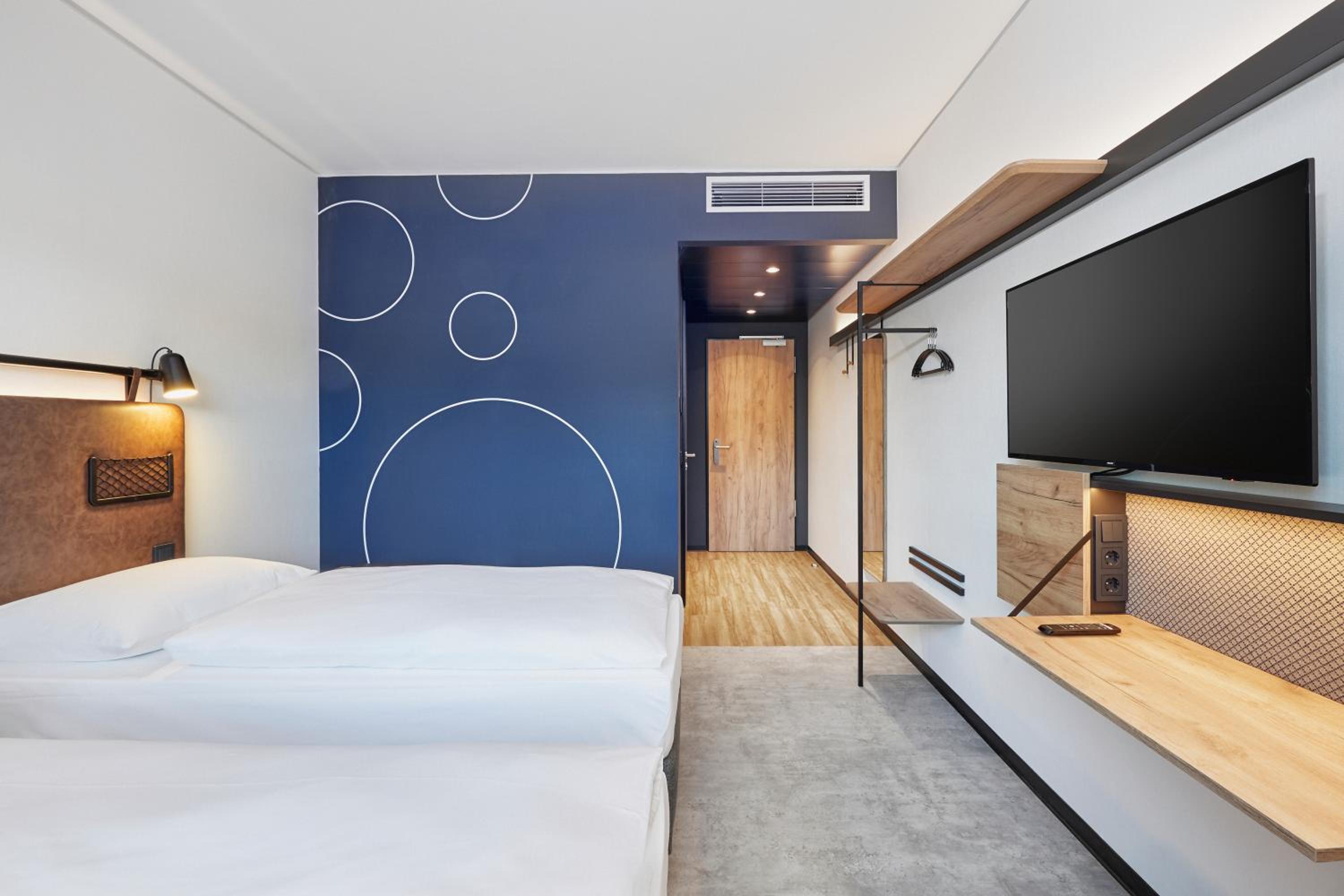 Standard Twin Room - Photo 3