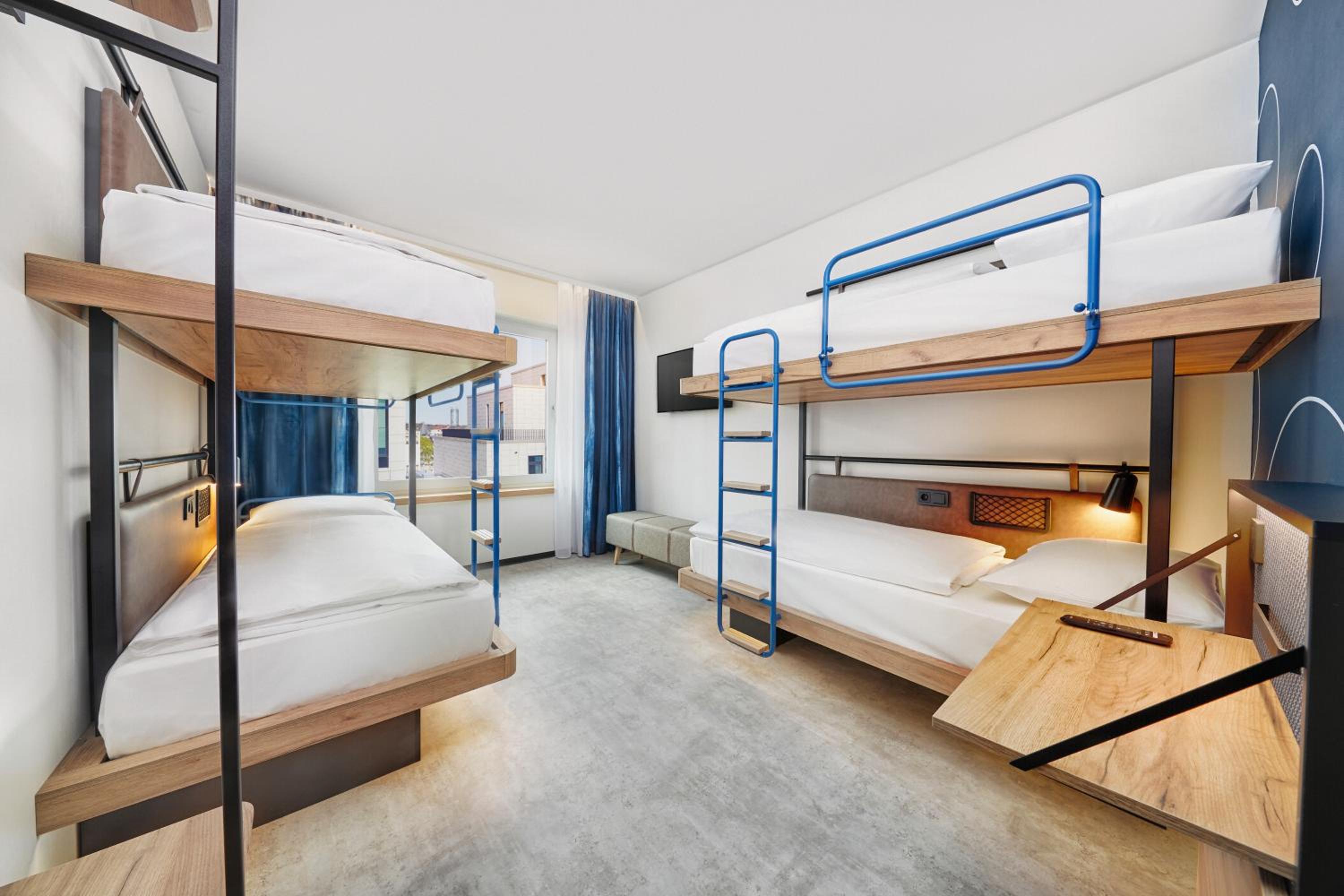 Quadruple Room - Photo 1