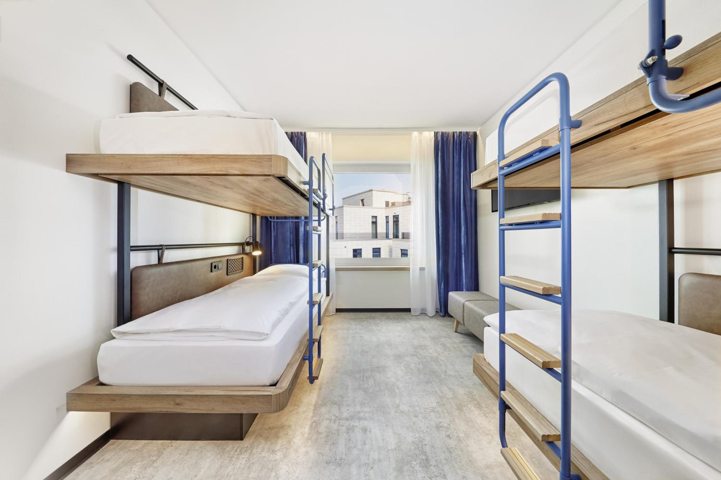 Quadruple Room - Photo 4