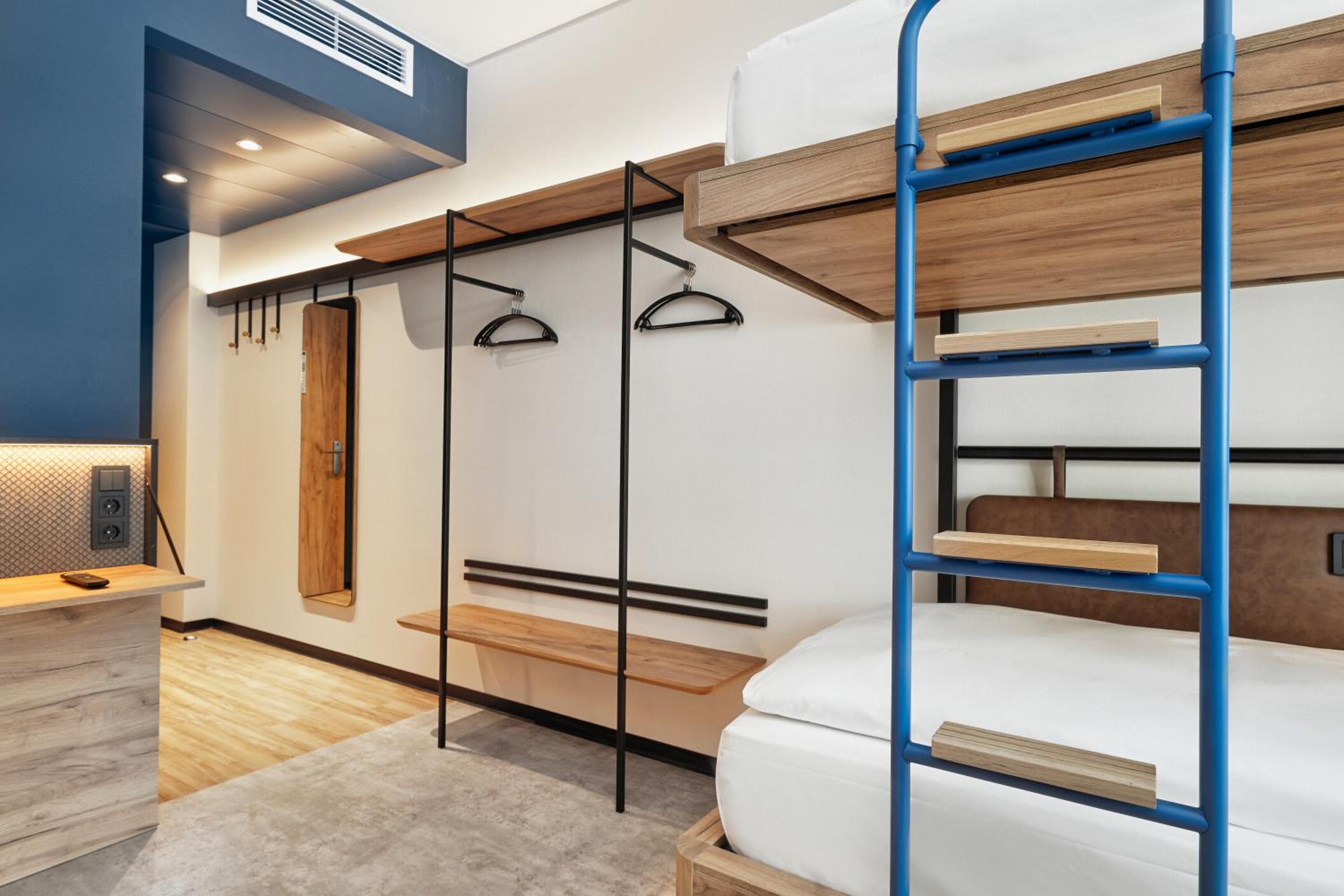 Quadruple Room - Photo 2