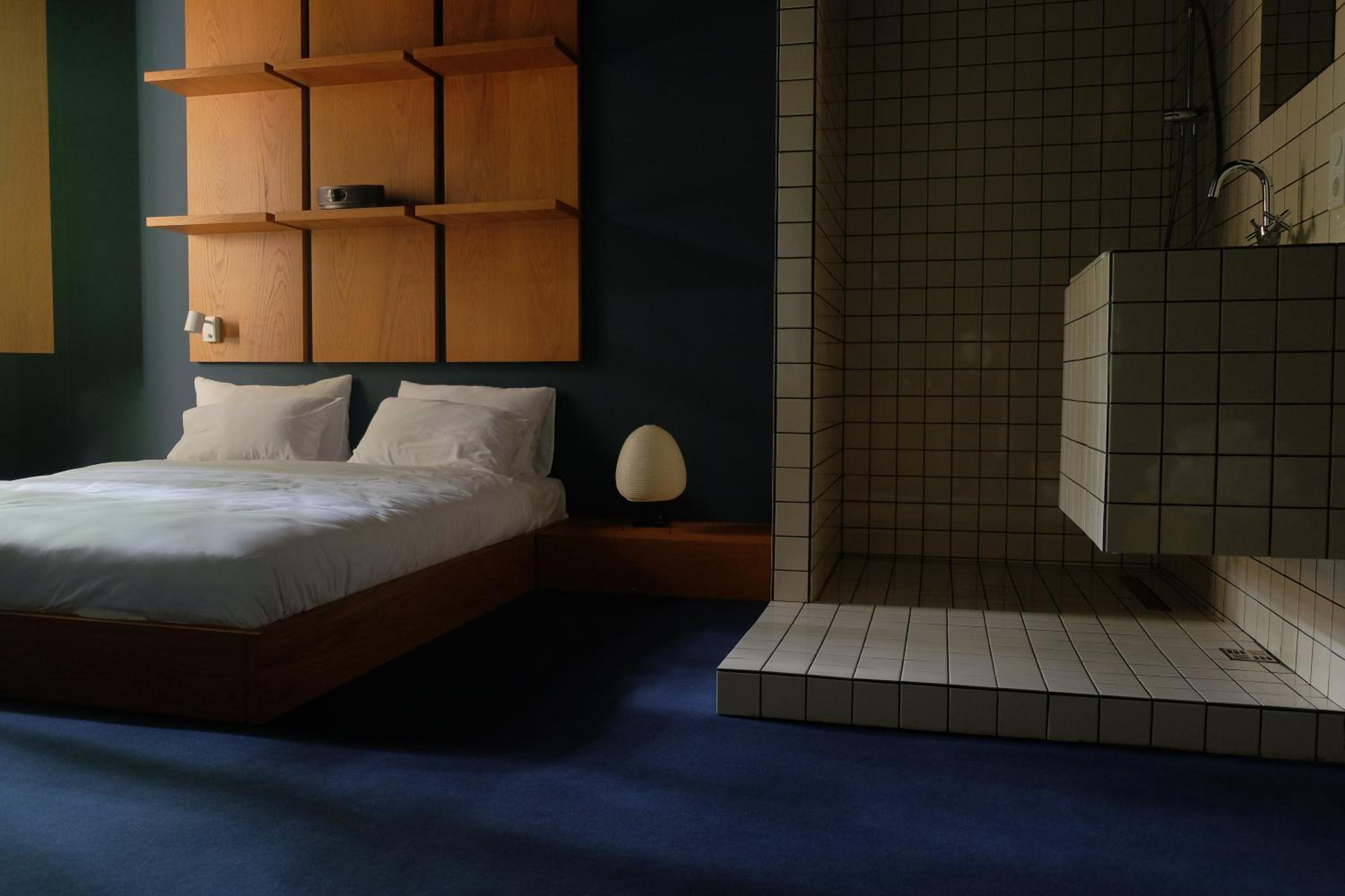 Deluxe Double Room with Balcony - Photo 6