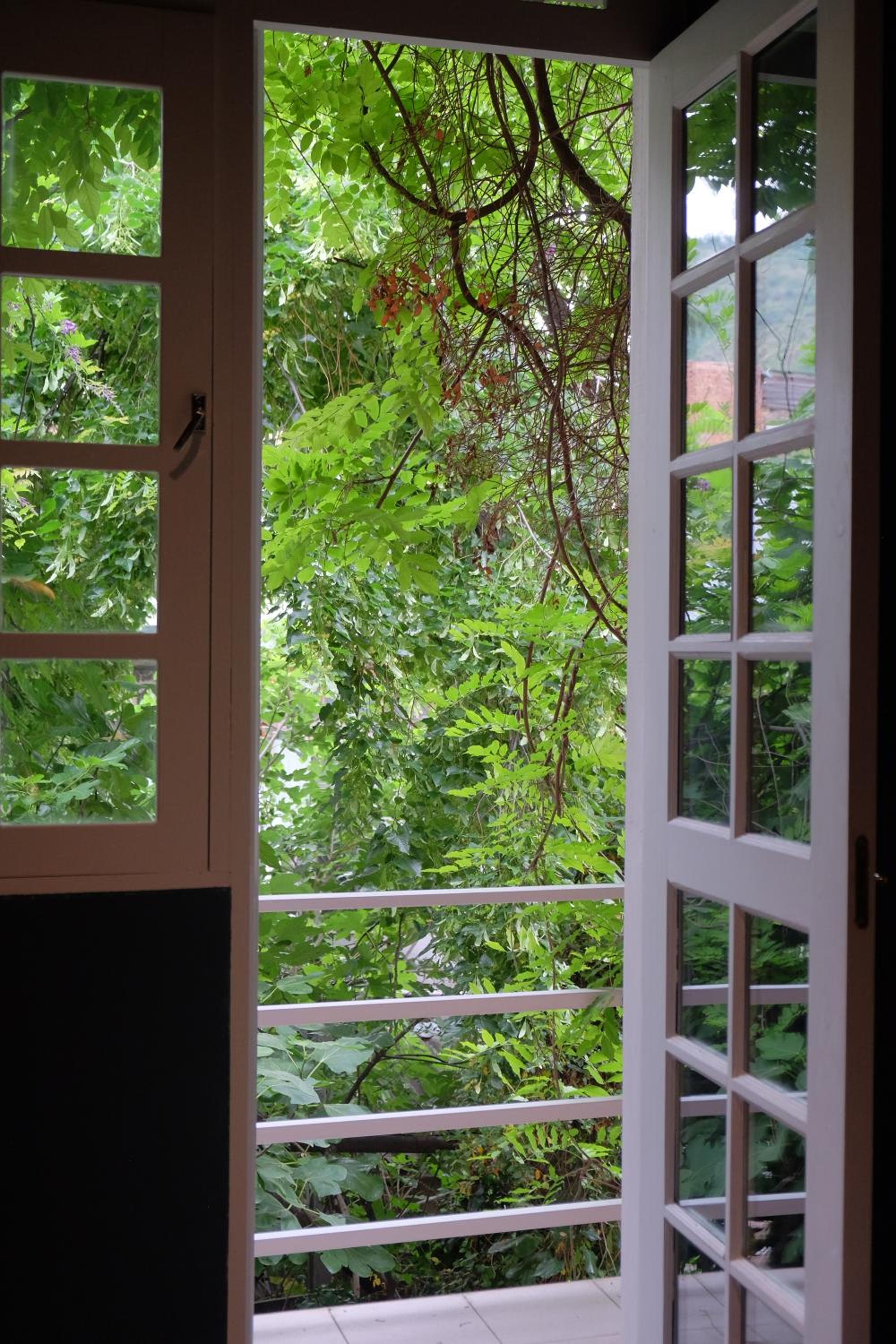 Deluxe Double Room with Balcony - Photo 14