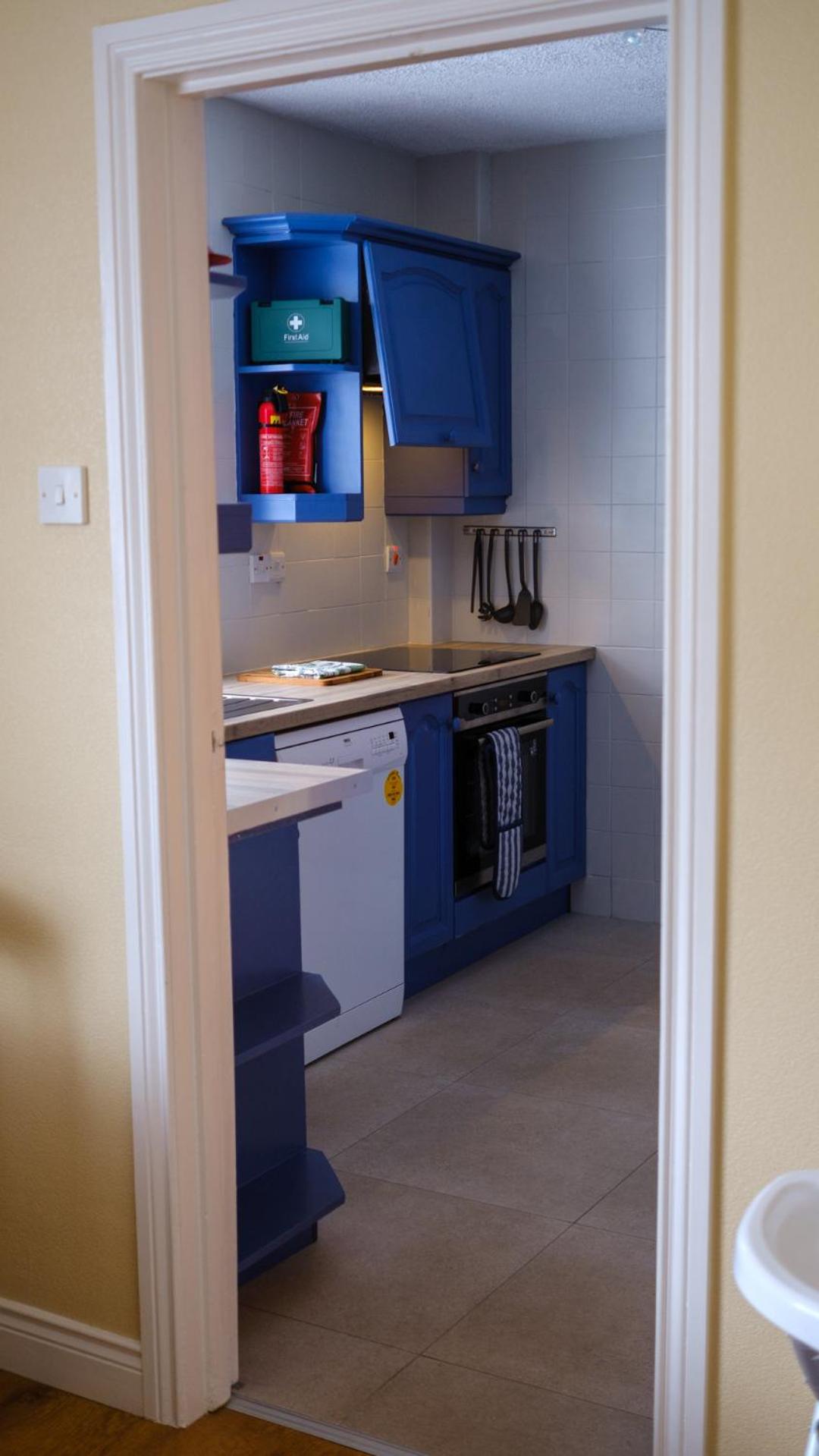 Three-Bedroom House - Photo 34