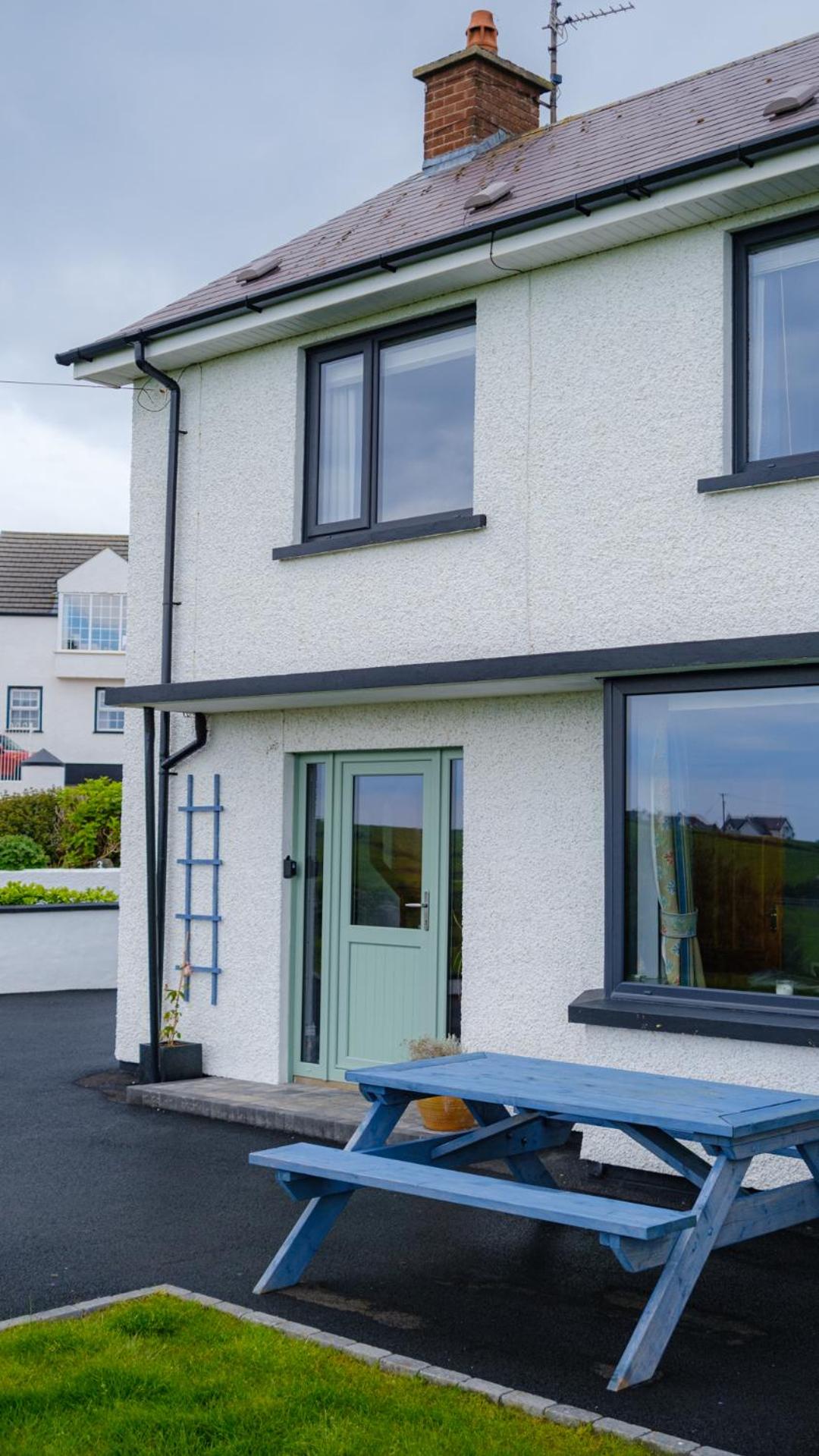 Three-Bedroom House - Photo 44
