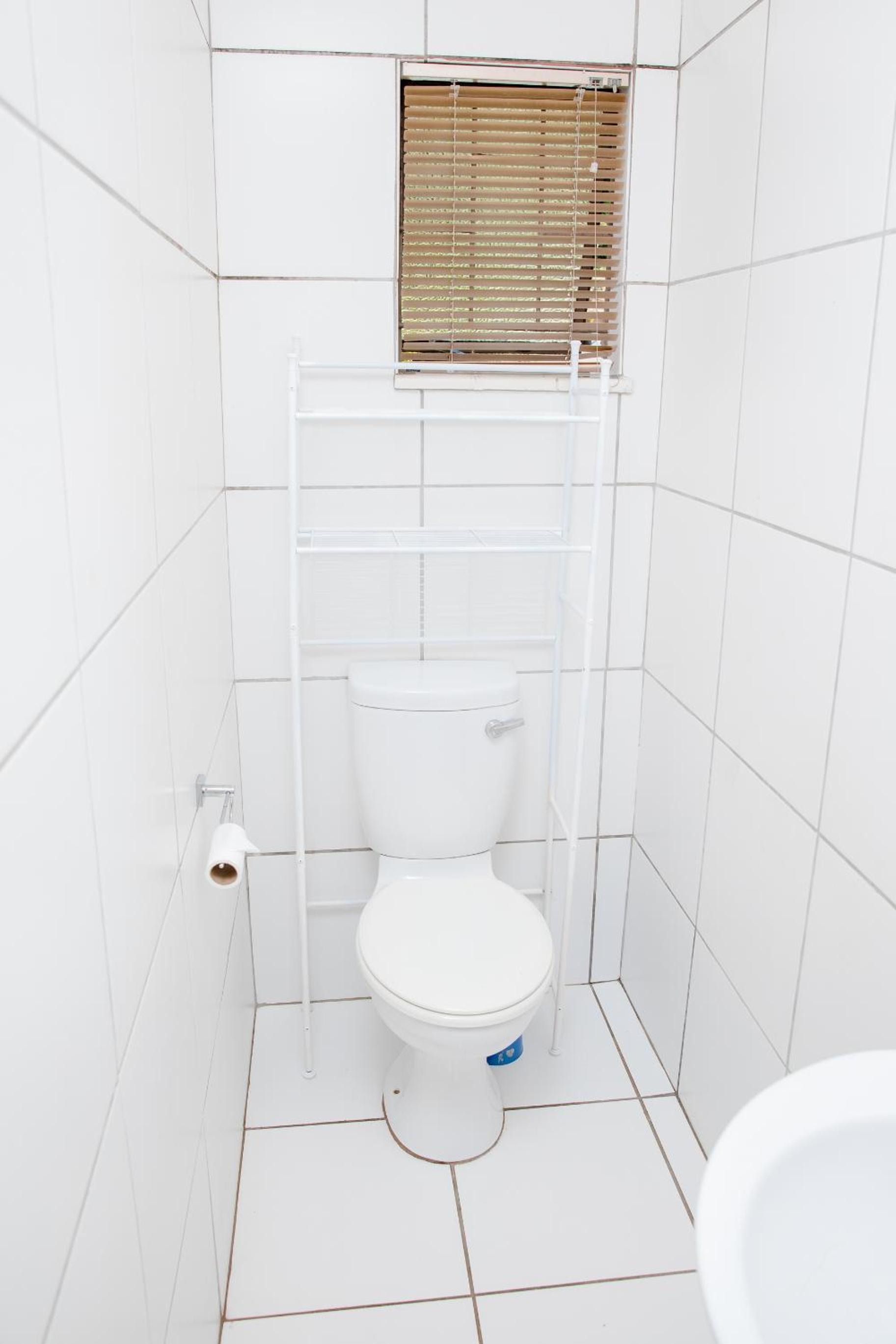 Budget Twin Room photo 3
