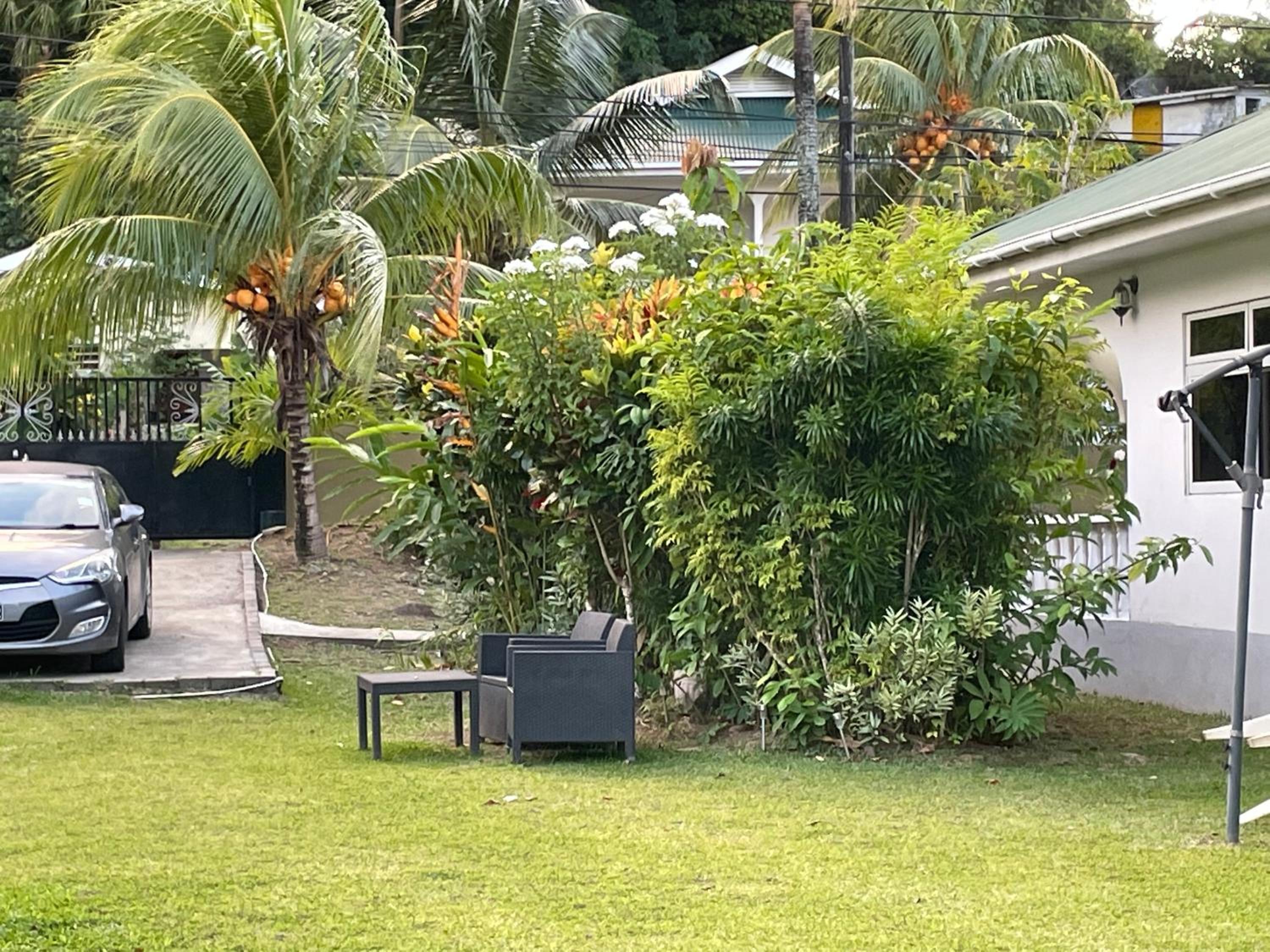 Bungalow - Photo 2