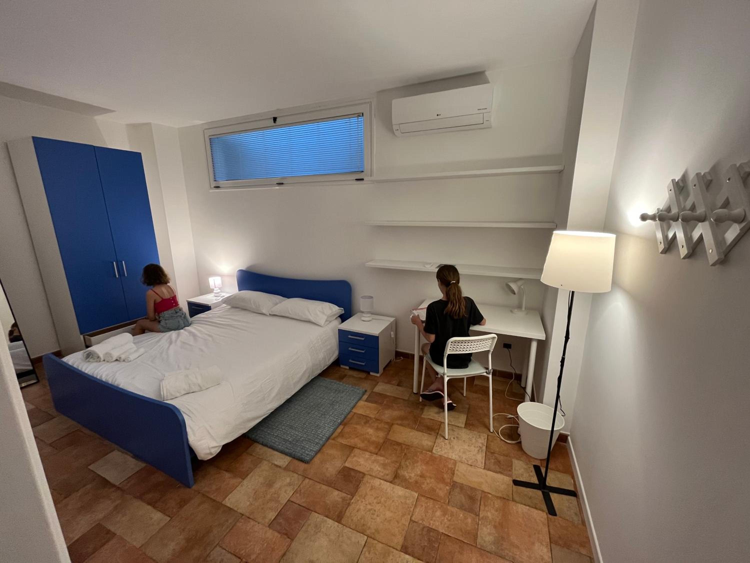Standard Double Room With Shared Bathroom photo 2