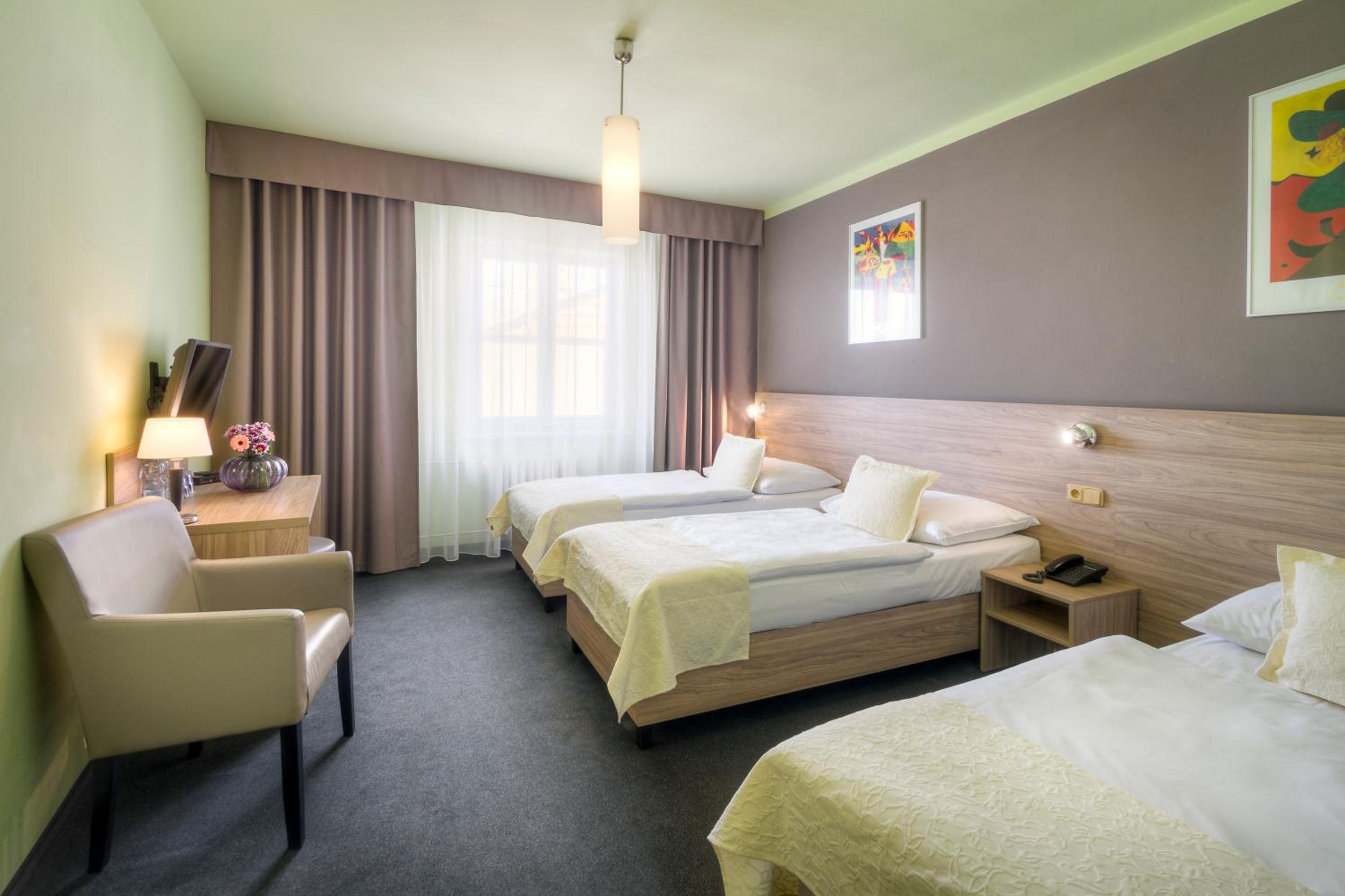Triple Room - Photo 14
