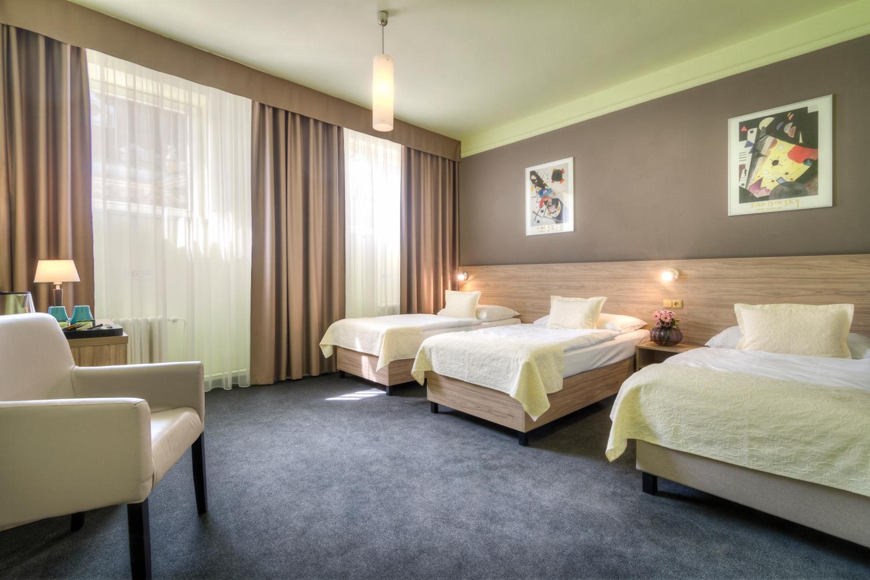 Triple Room - Photo 15