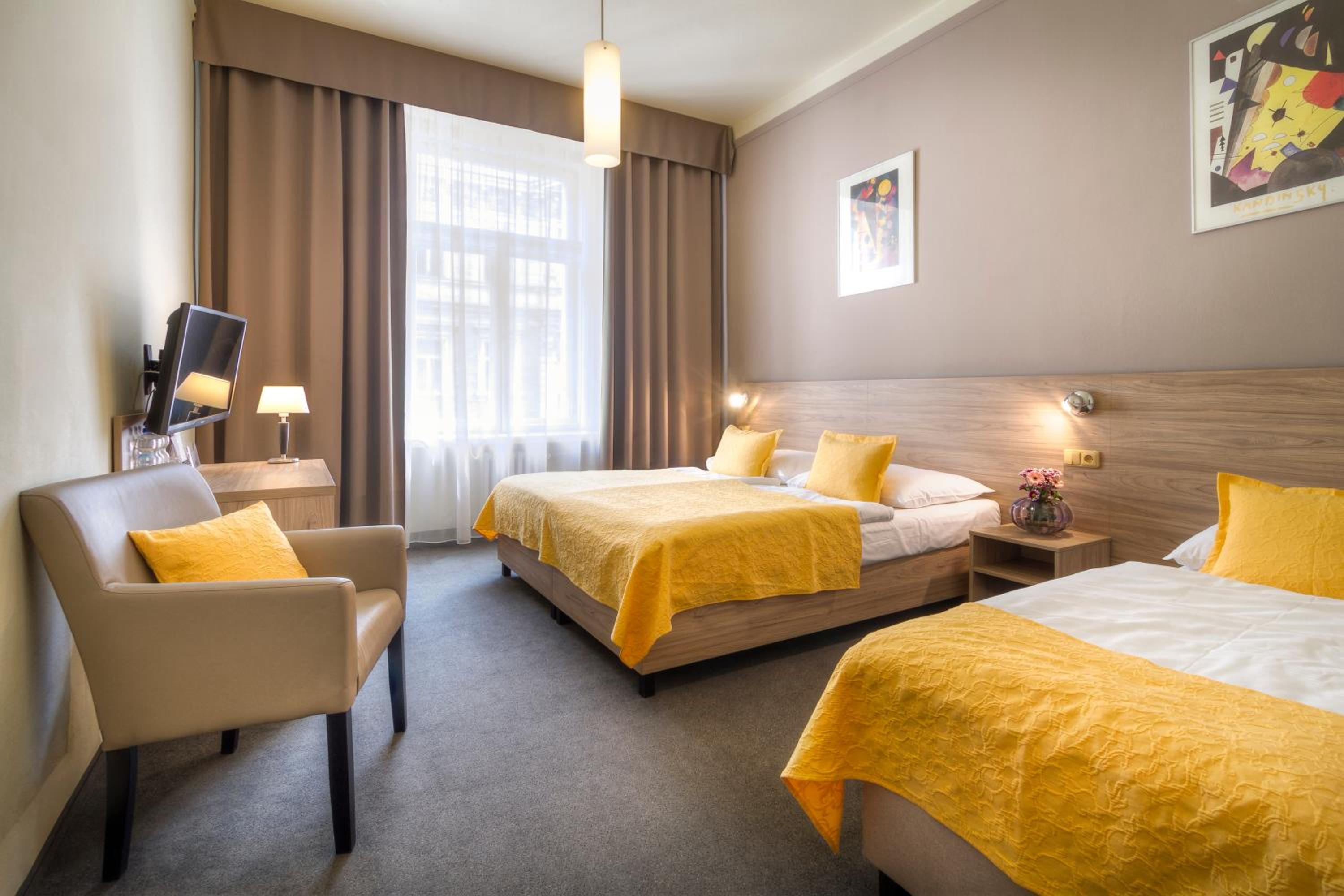 Triple Room - Photo 2