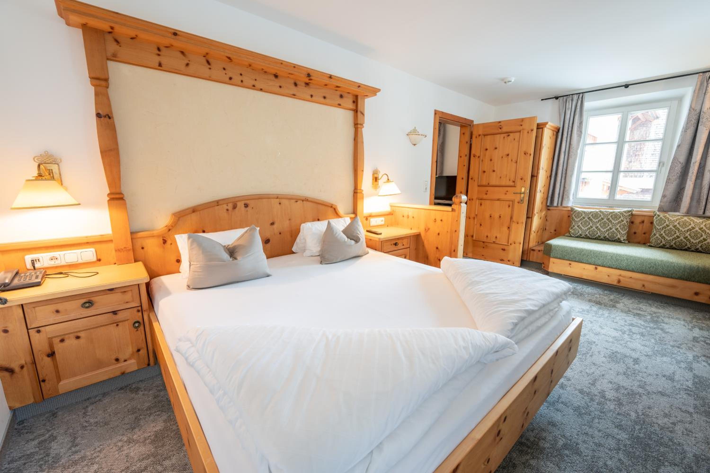 Suite - Photo 5