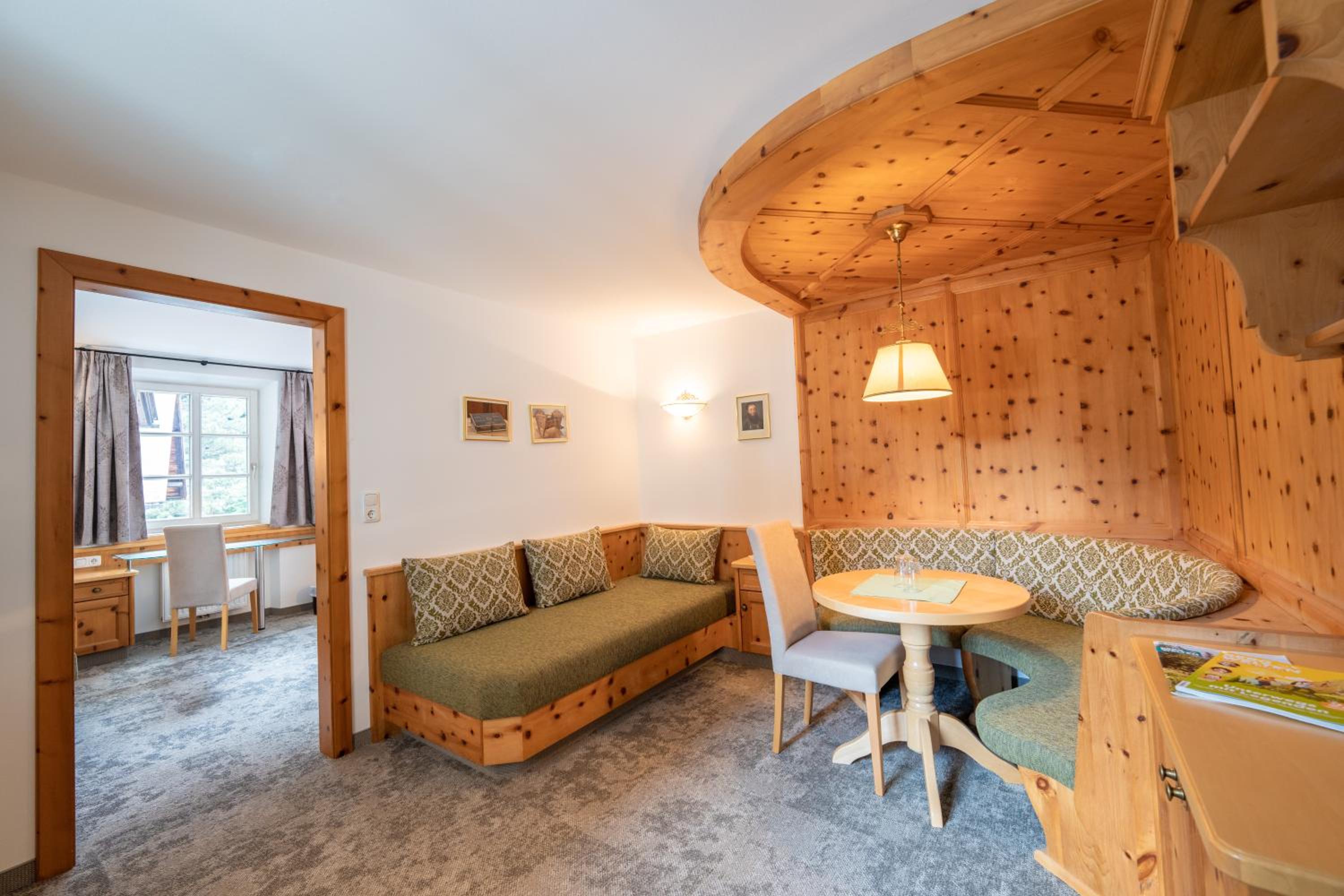 Suite - Photo 8