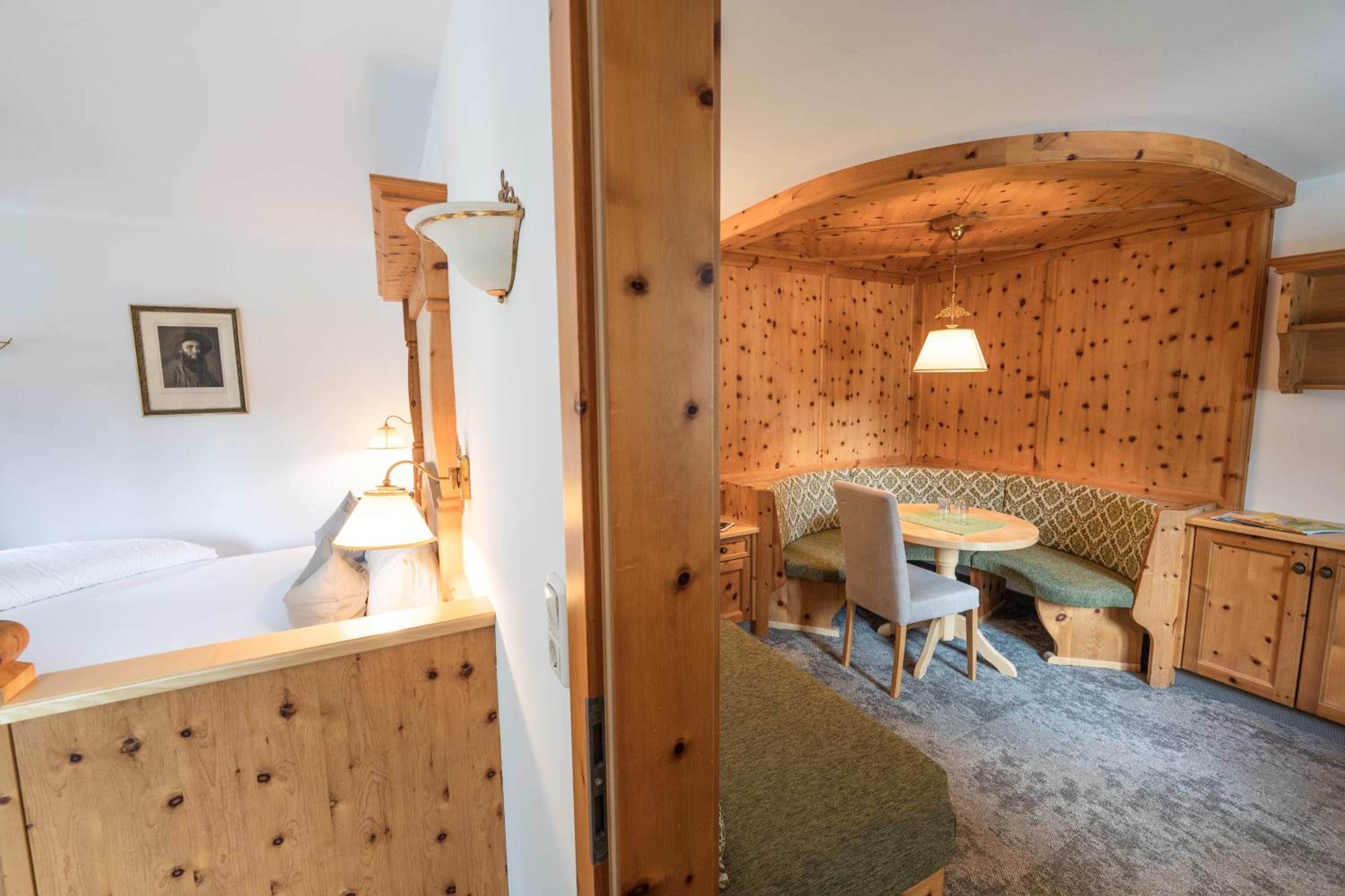 Suite - Photo 7