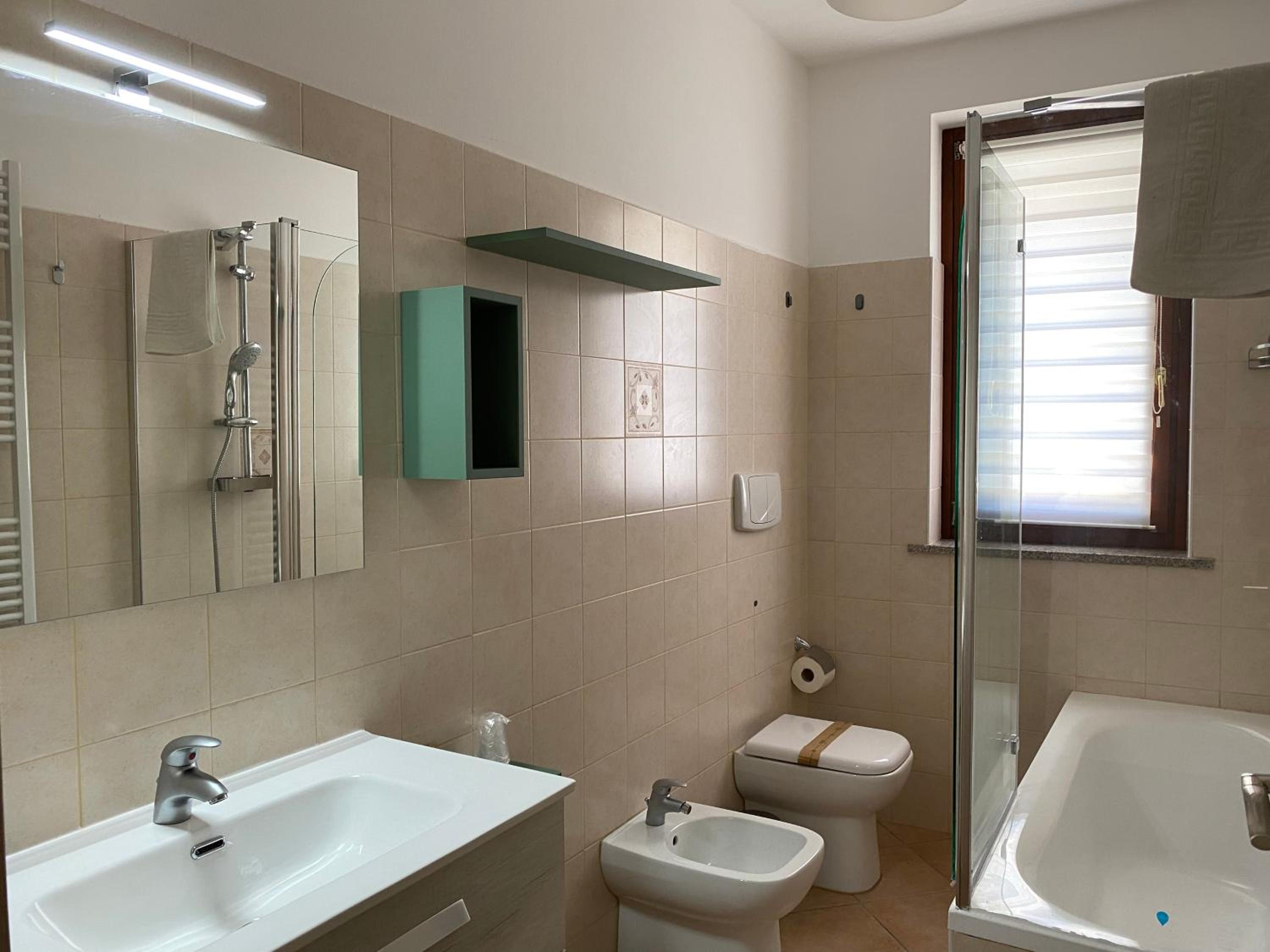 Quadruple Room with Private Bathroom photo 3