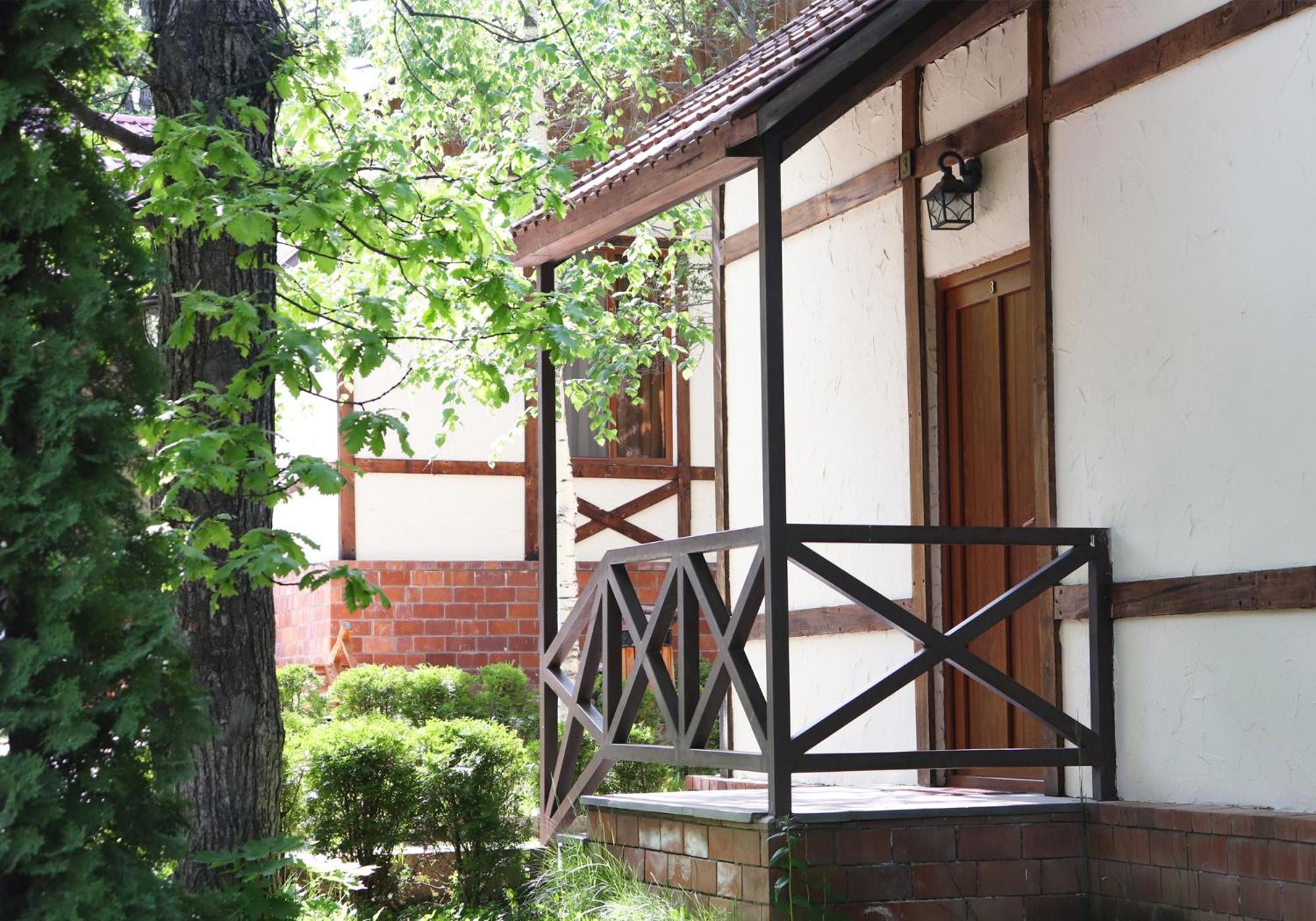 Two-Bedroom Cottage photo 3