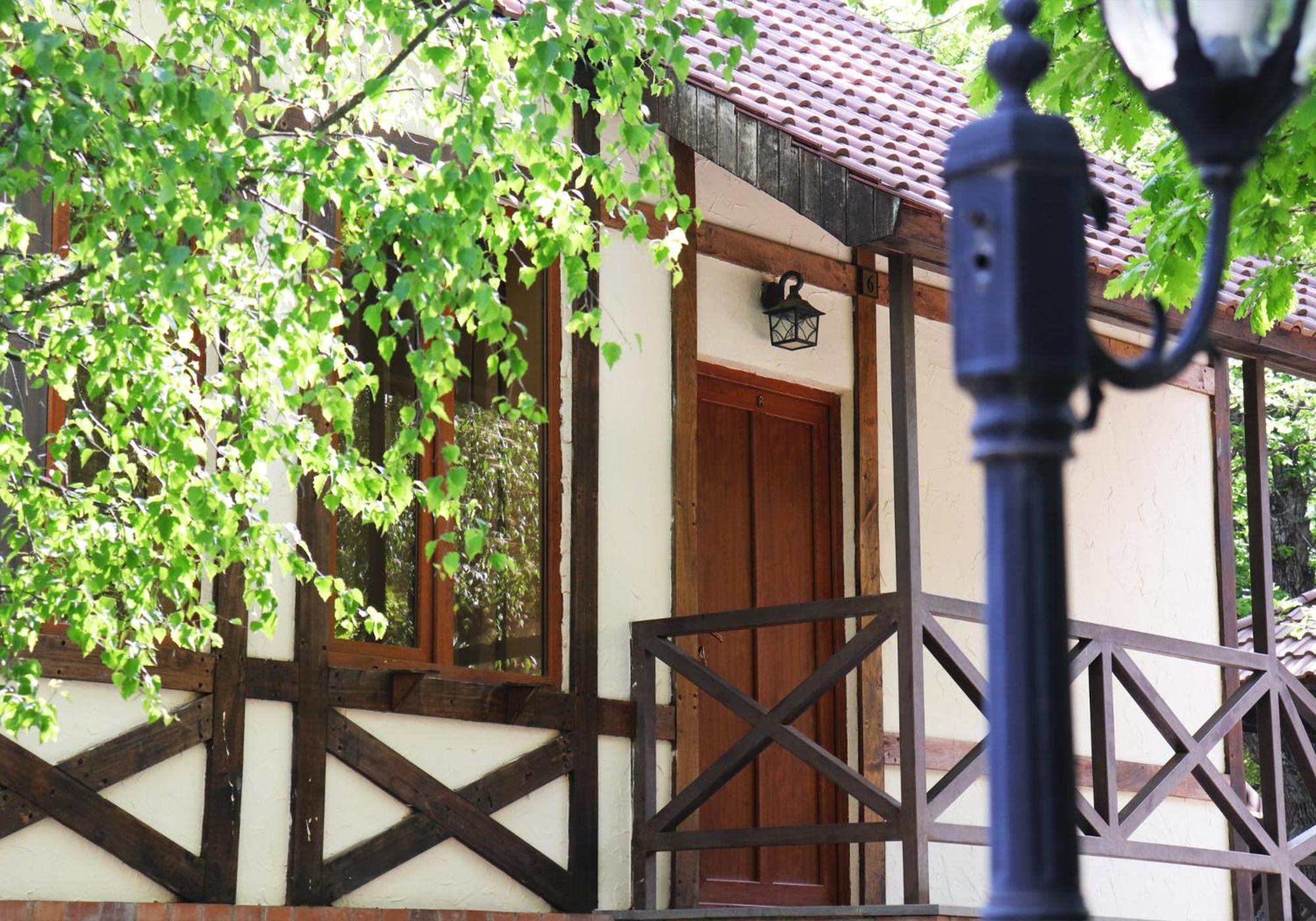 Three-Bedroom Cottage photo 2