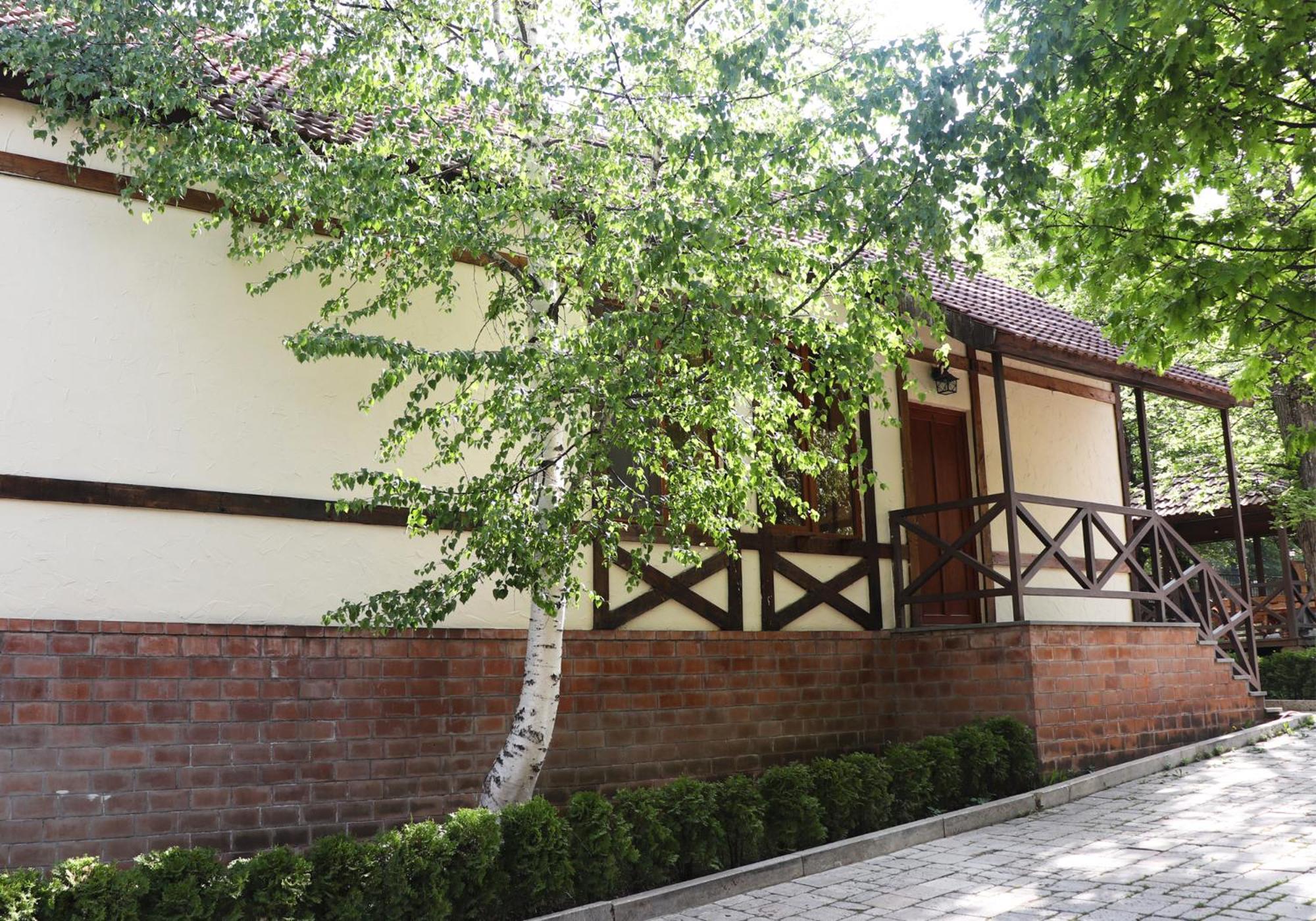 Three-Bedroom Cottage photo 3