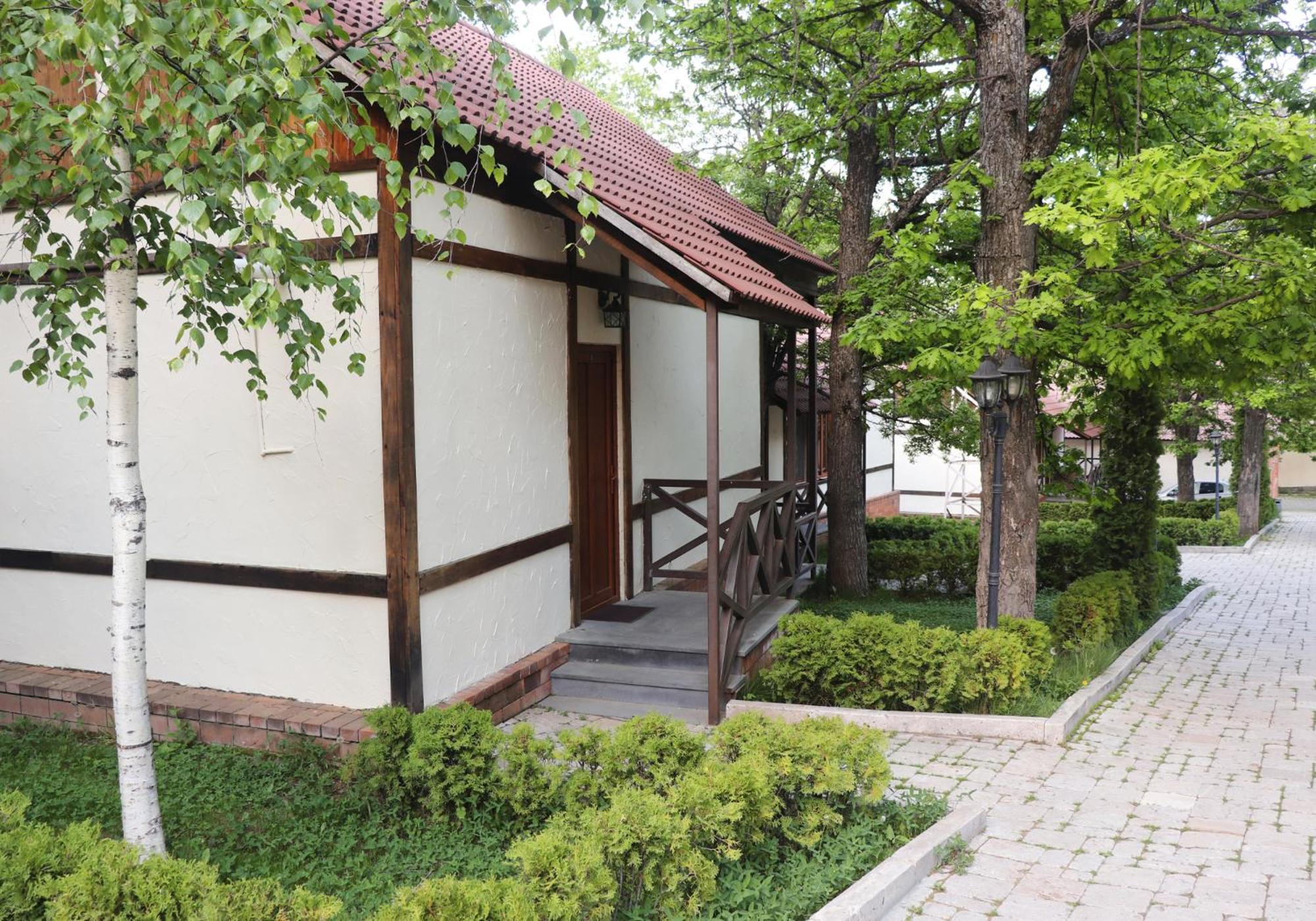 Two-Bedroom Cottage photo 2