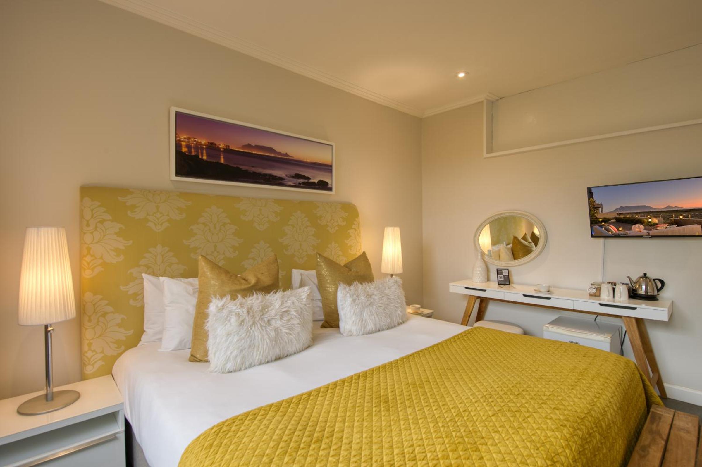 Double or Twin Room photo 3