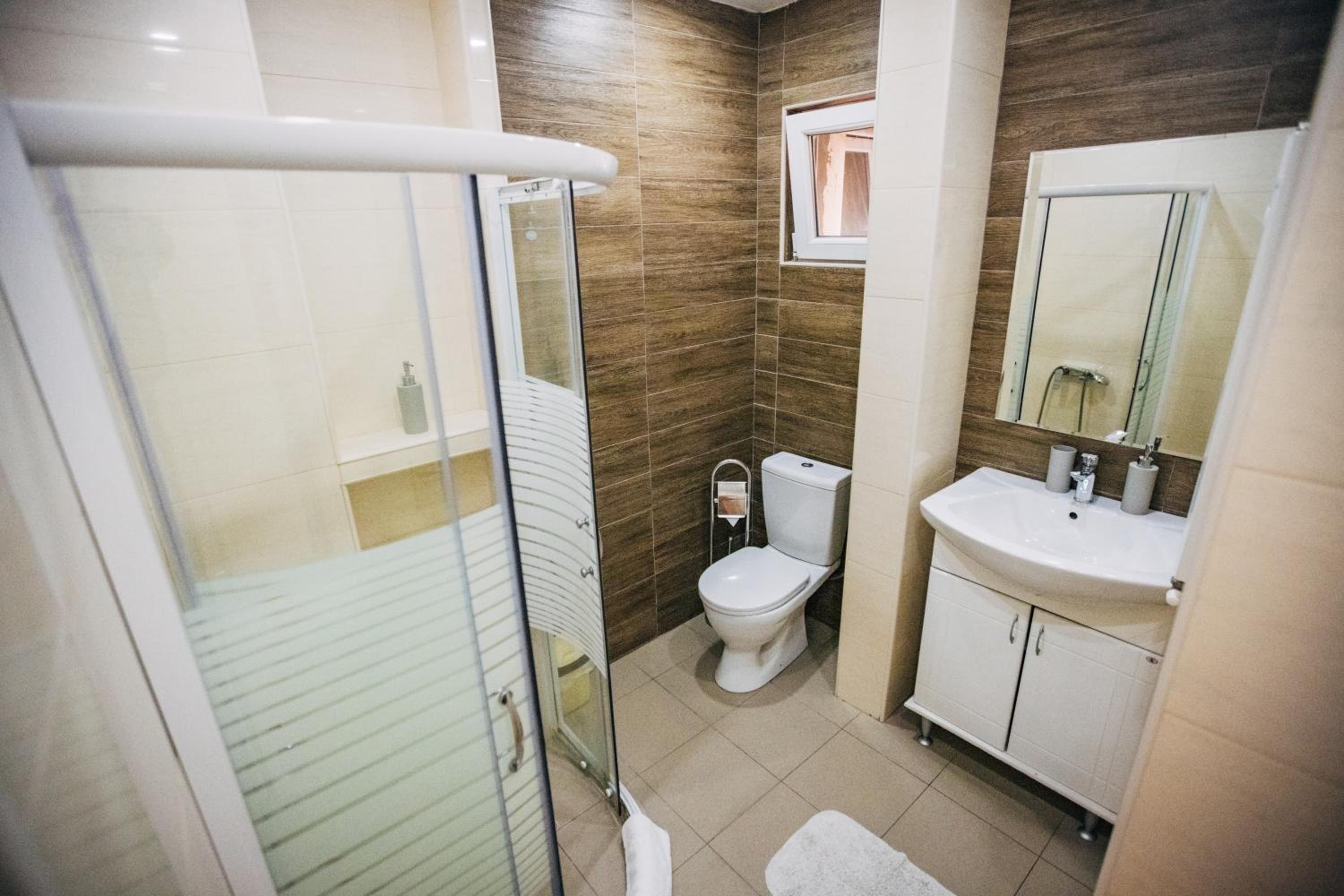 Comfort Quadruple Room - Photo 7