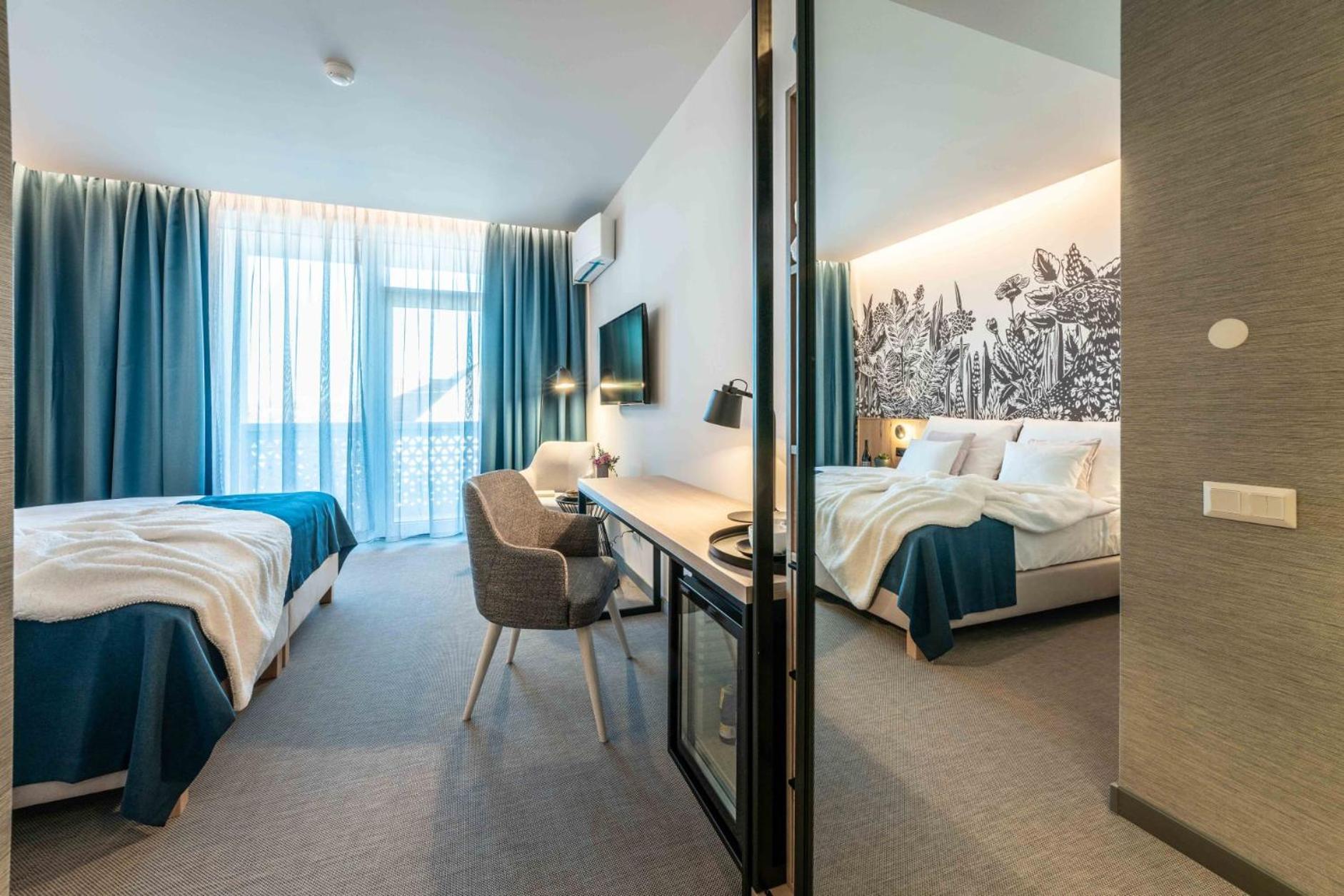 Standard Double or Twin Room - Photo 8