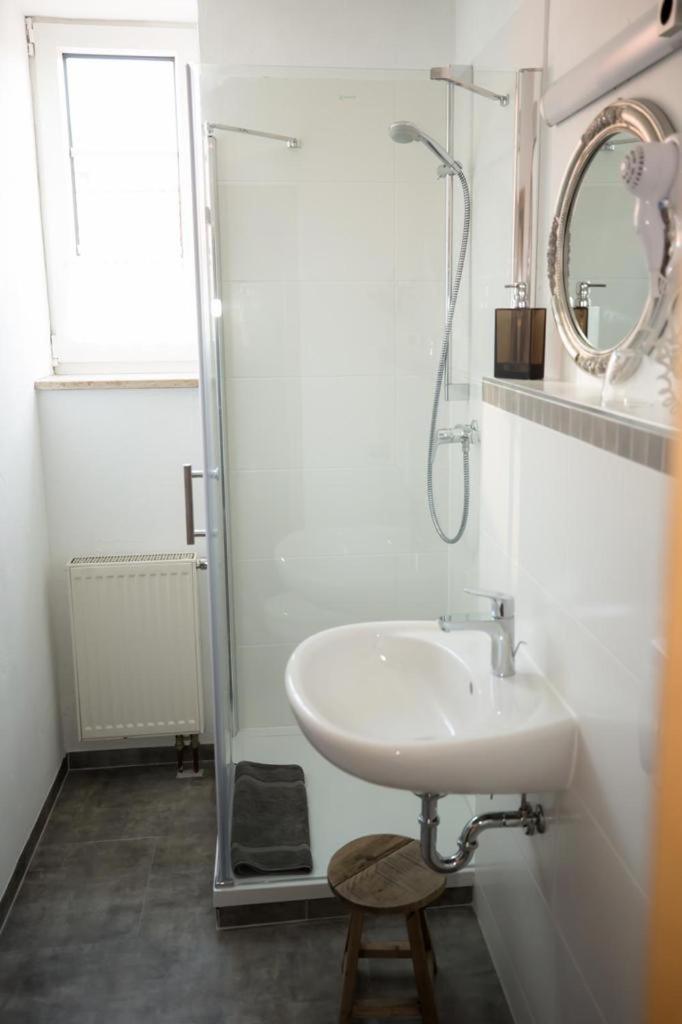 Double Room - Photo 3