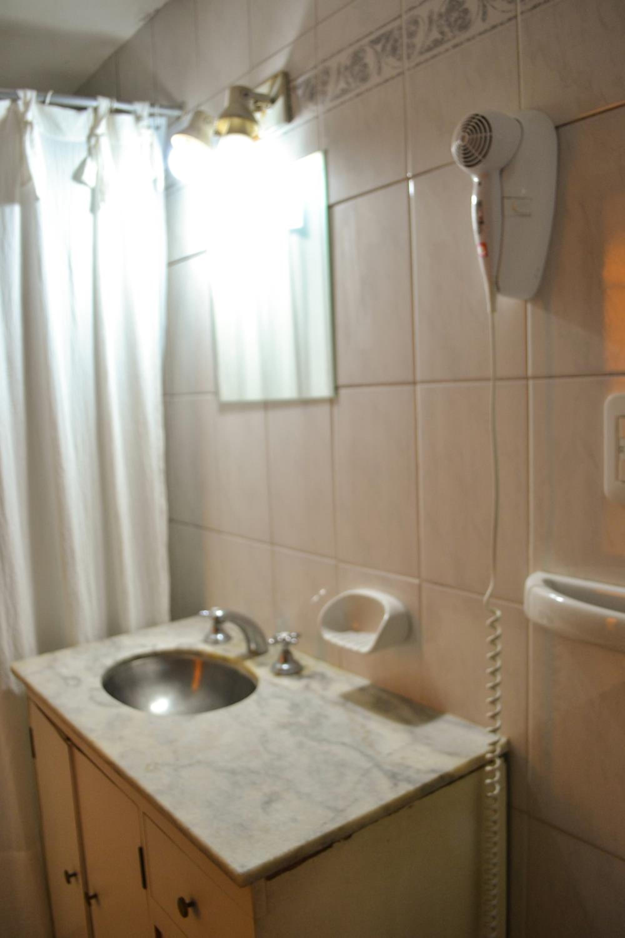 Quadruple Room with Private Bathroom photo 2
