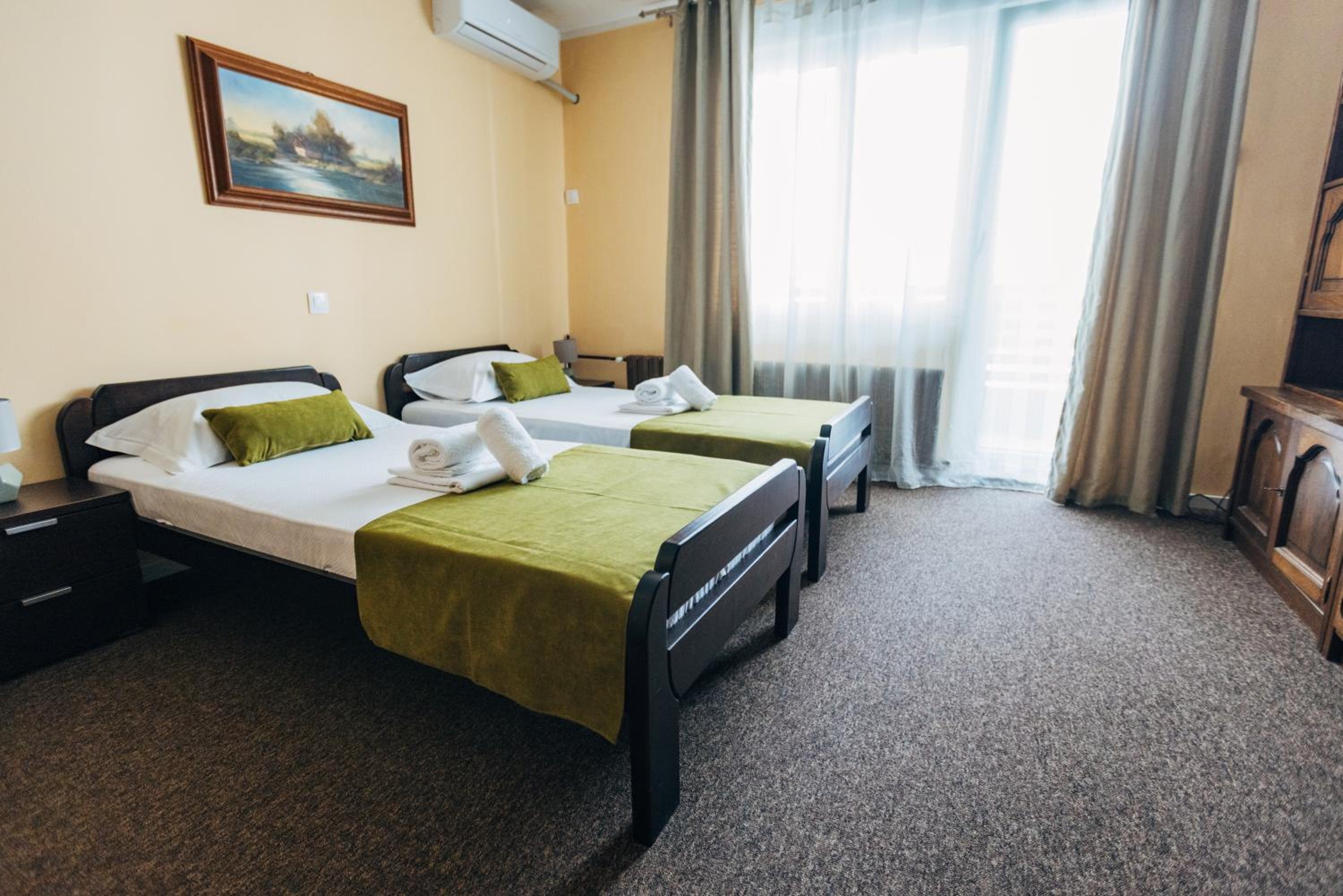 Twin Room - Photo 1