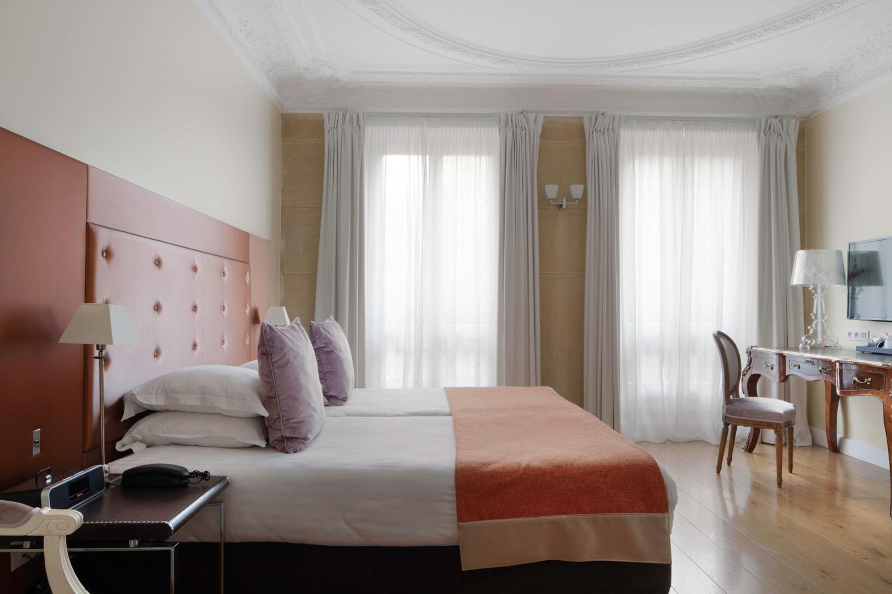Twin Room - Disability Access photo 2