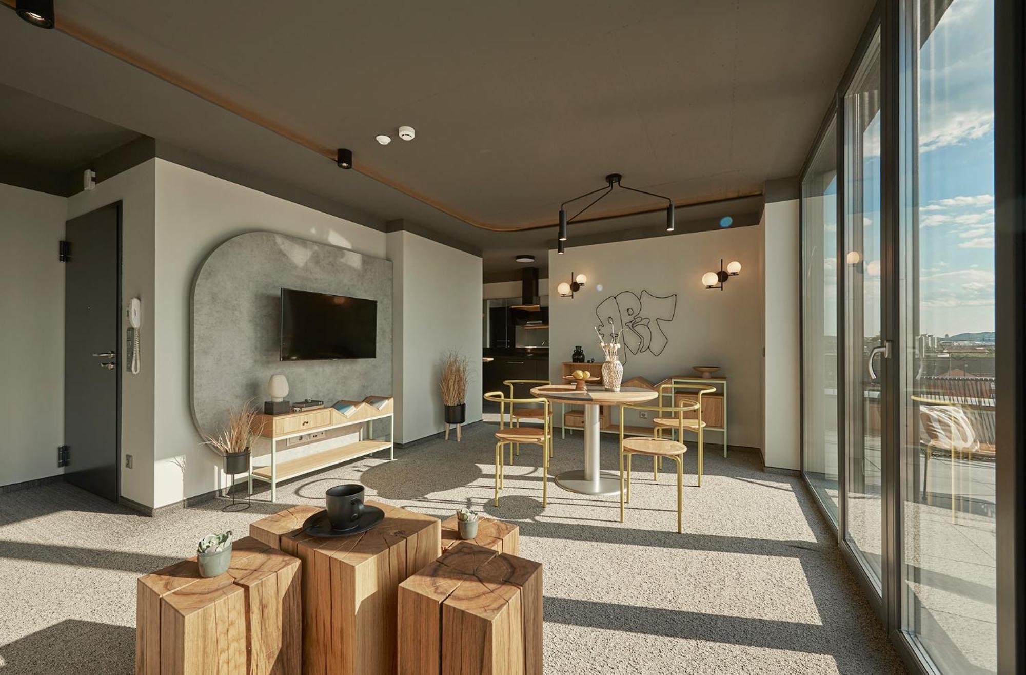 Penthouse Apartment - Photo 1