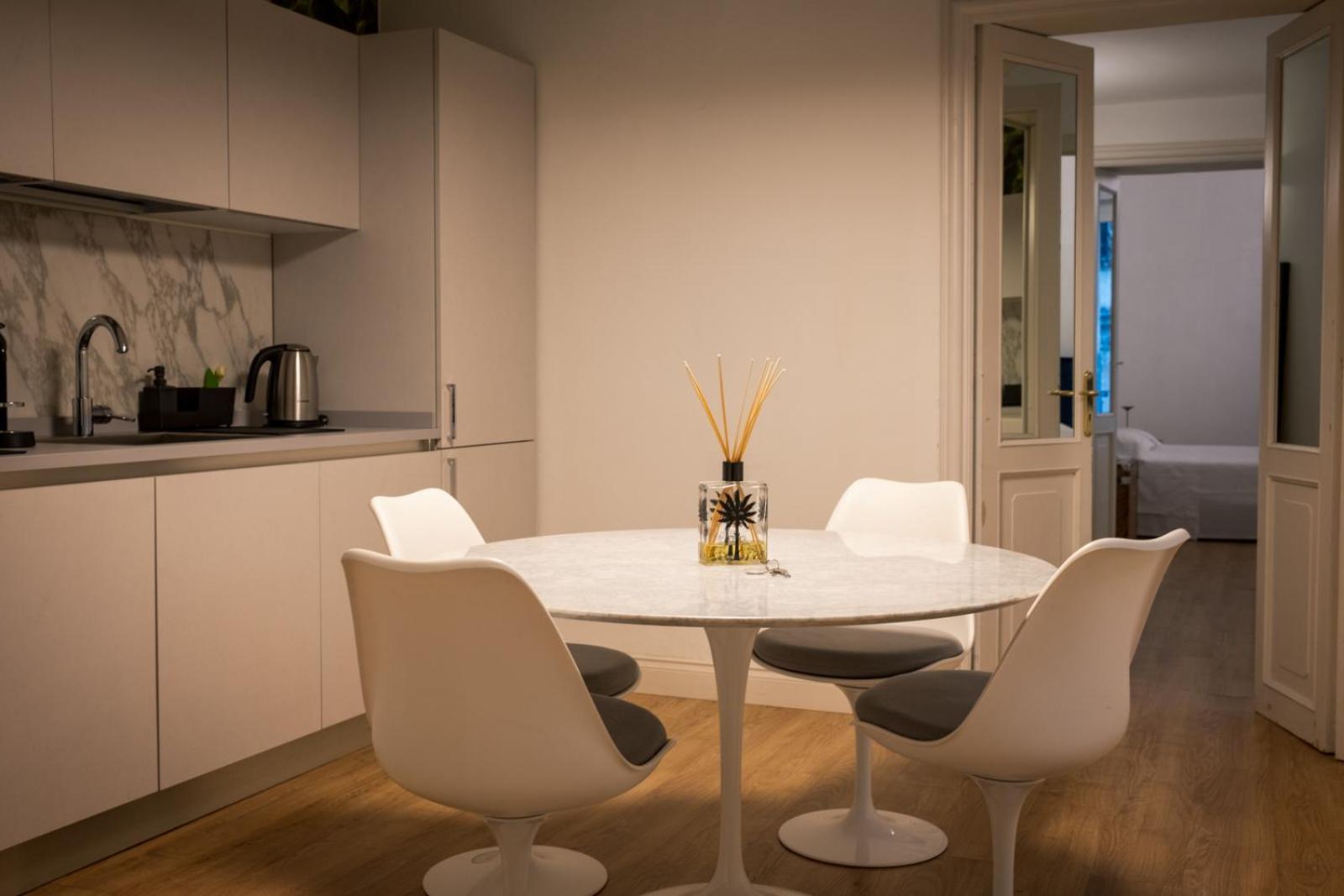 Suite with Balcony - Photo 3